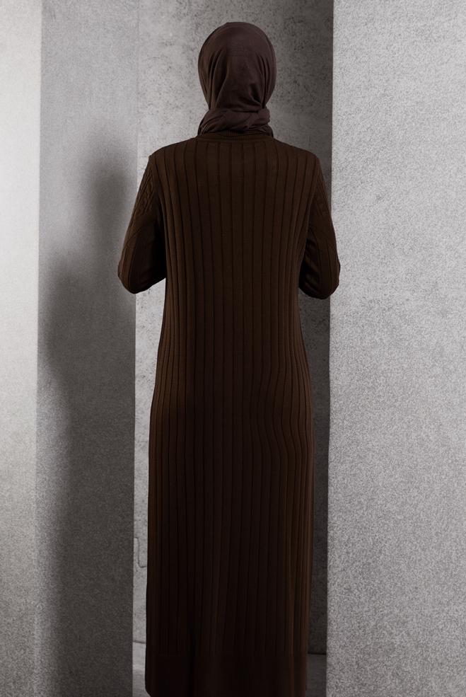 Vêtements hijab BRUN ROBE EN TRICOT À COL ROULÉ 44923 - ALVİNA