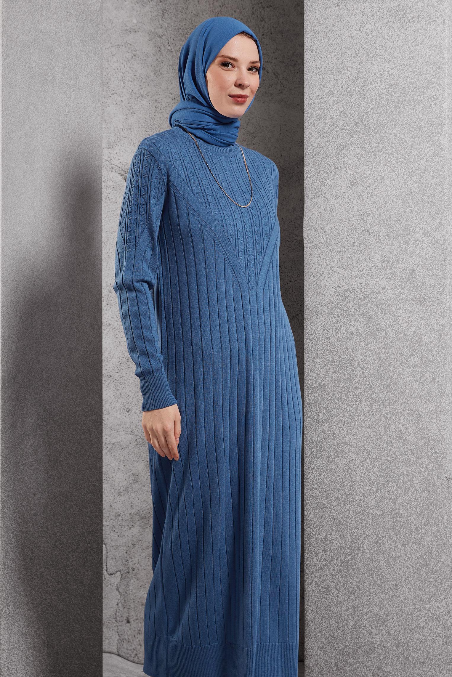 Vêtements hijab BLEU ROBE EN TRICOT À COL ROULÉ 44923
