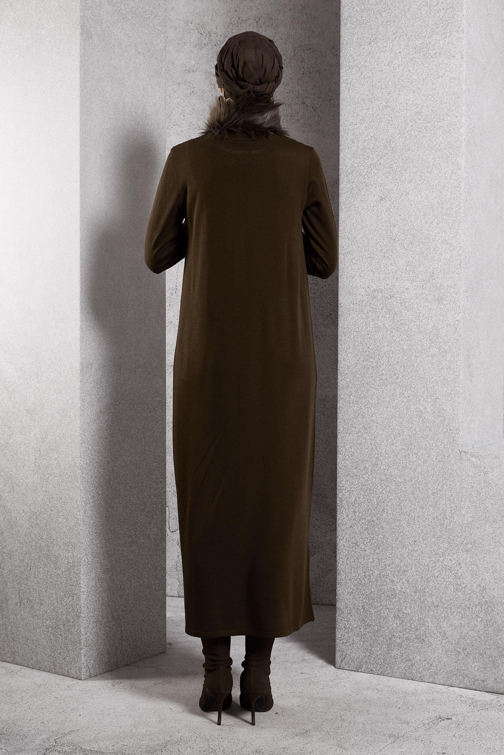 Vêtements hijab BRUN ROBE EN TRICOT AVEC DÉTAILS EN FOURRURE 44936
