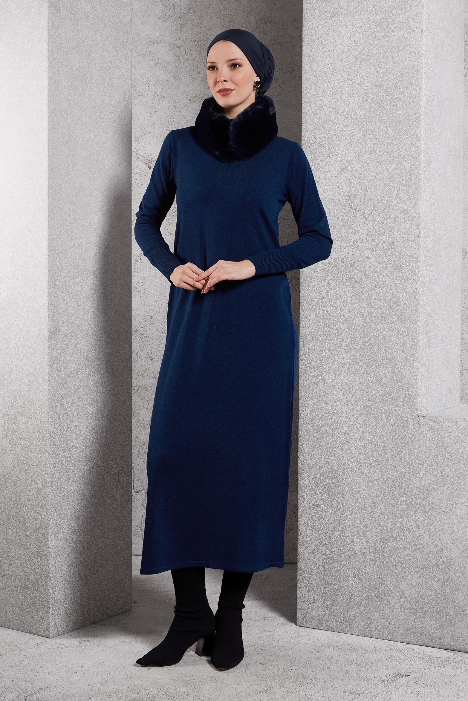 Tesettür giyim LACİVERT KÜRK DETAYLI TRİKO ELBİSE 44936