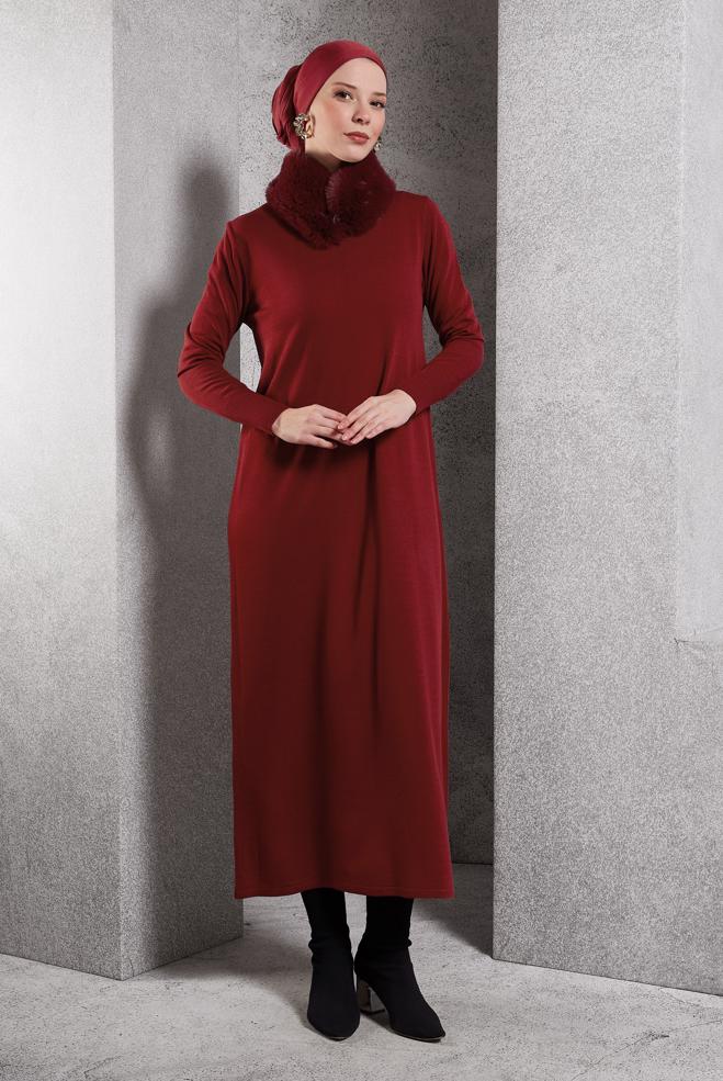 Vêtements hijab ROUGE BORDEAUX ROBE EN TRICOT AVEC DÉTAILS EN FOURRURE 44936 - ALVİNA