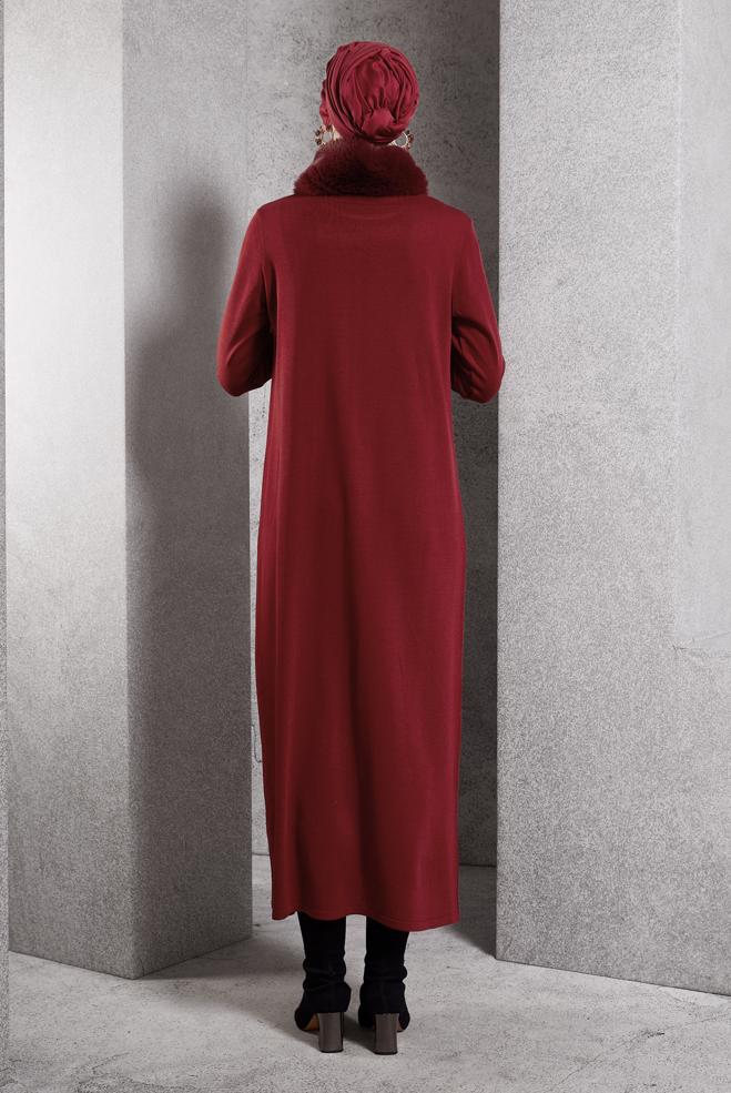 Vêtements hijab ROUGE BORDEAUX ROBE EN TRICOT AVEC DÉTAILS EN FOURRURE 44936 - ALVİNA
