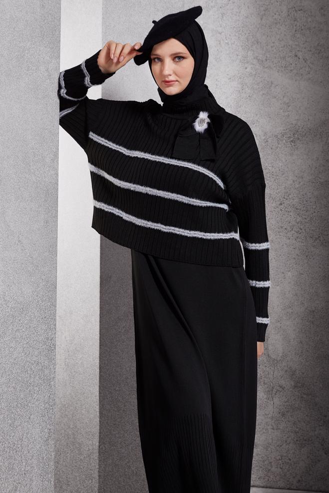 Vêtements hijab NOIR ROBE EN MAILLE AVEC BROCHE 44974 - ALVİNA