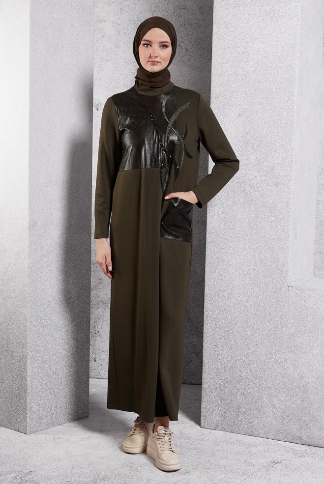 Vêtements hijab BRUN ROBE MODESTE BRODÉE DE PIERRES PRÉCIEUSES 45058 - ALVİNA