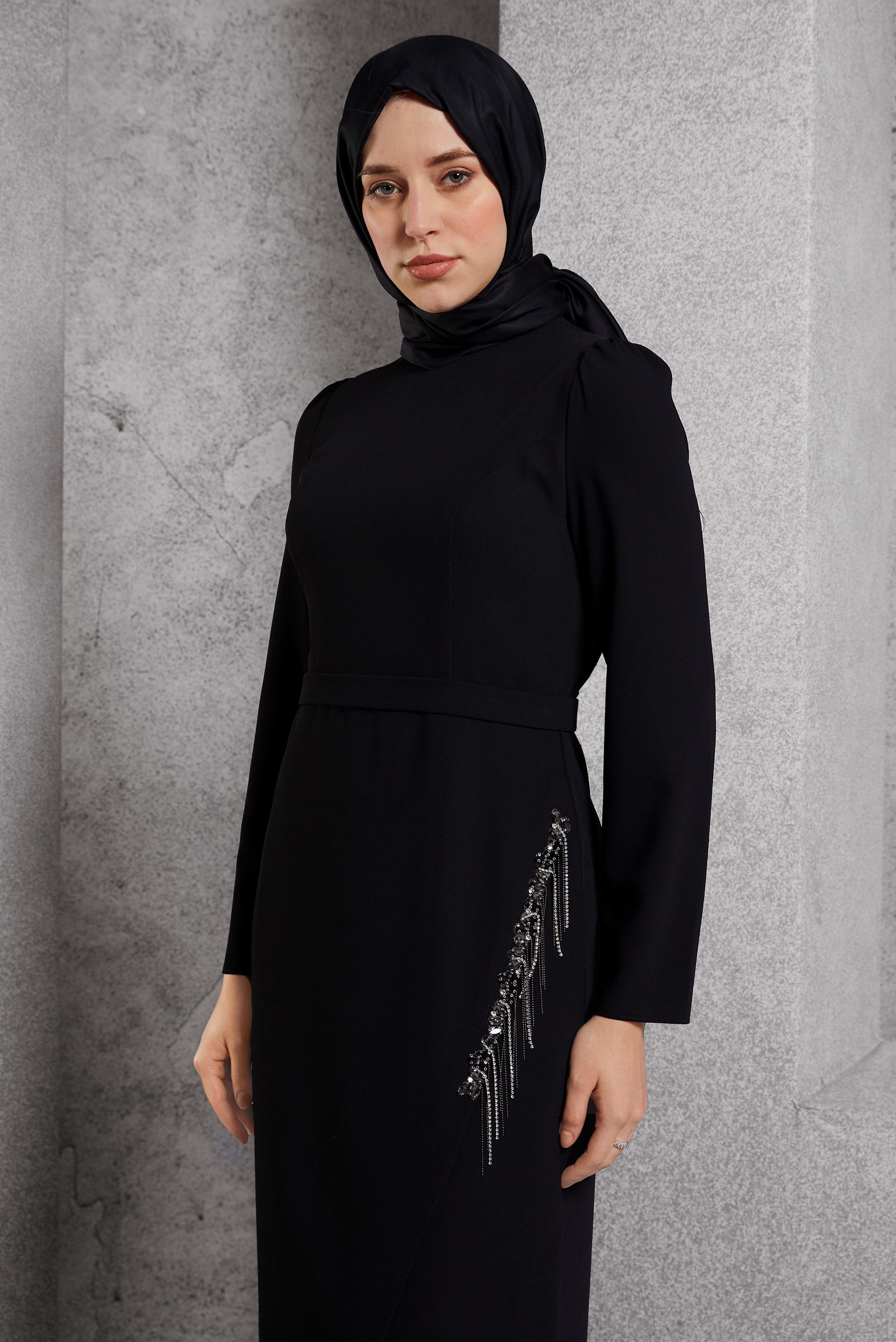 Tesettür giyim SİYAH TAŞ DETAYLI ELBİSE 45191