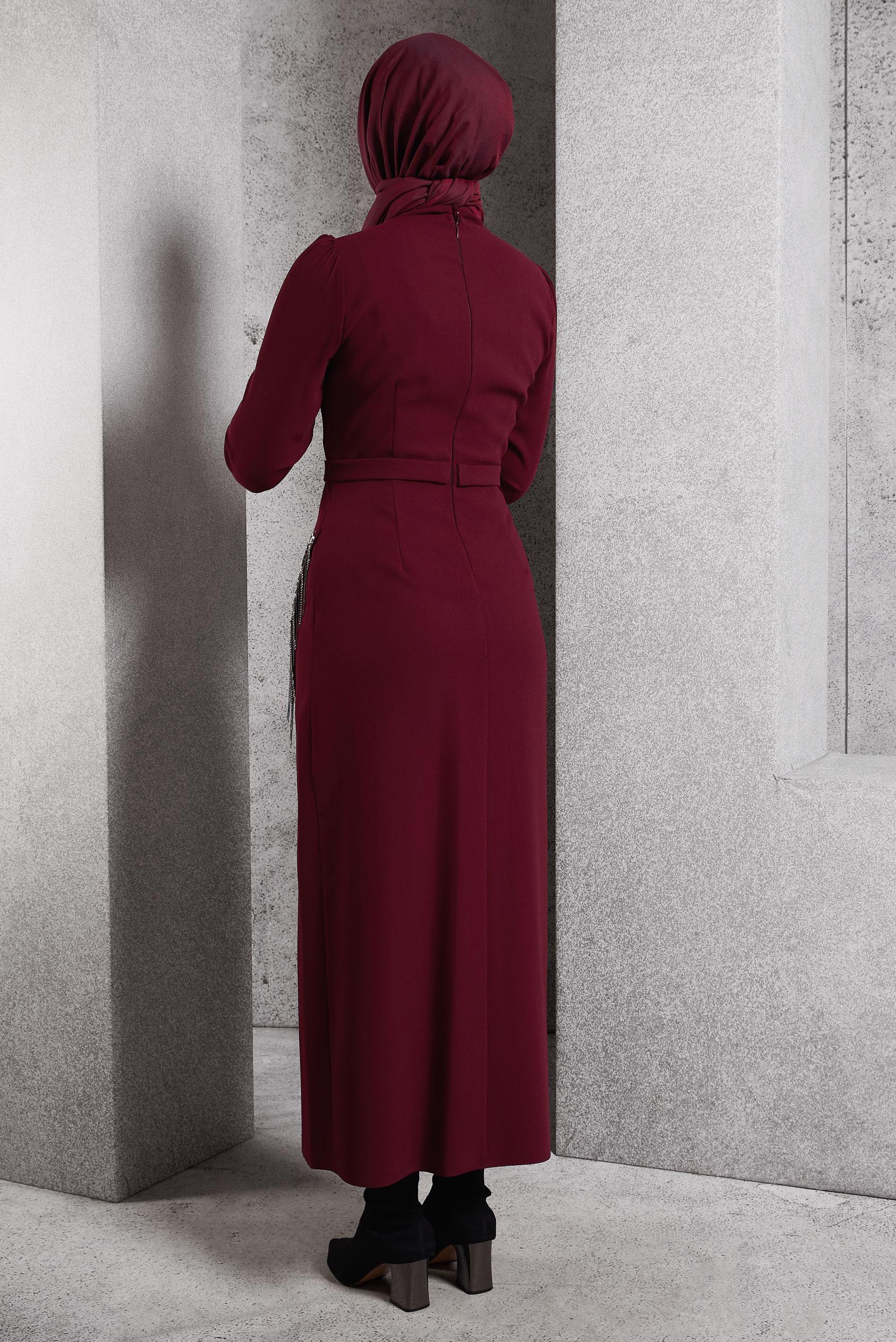 Vêtements hijab ROUGE BORDEAUX ROBE À DÉTAILS DE PIERRES PRÉCIEUSES 45191