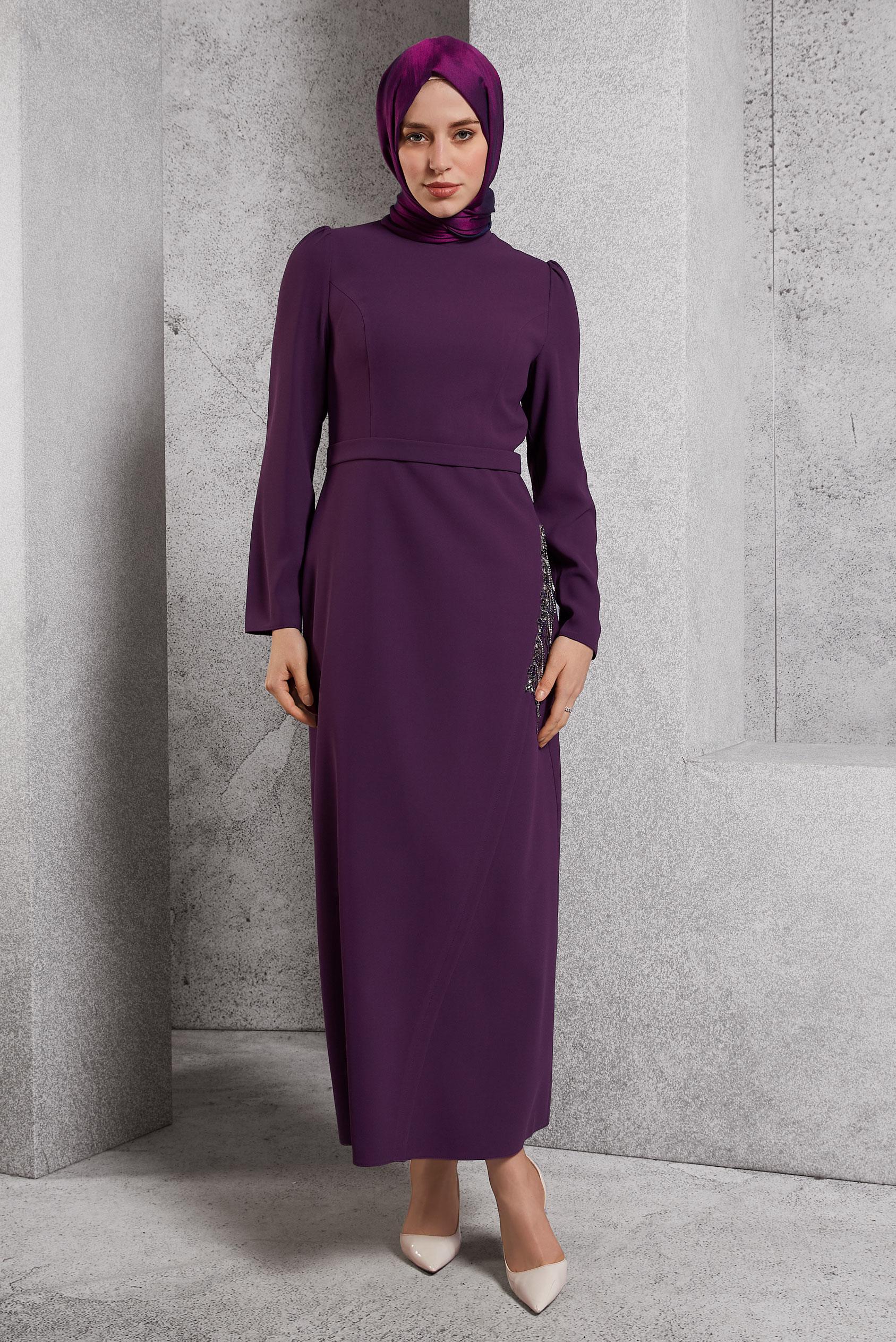 Vêtements hijab PRUNE ROBE À DÉTAILS DE PIERRES PRÉCIEUSES 45191