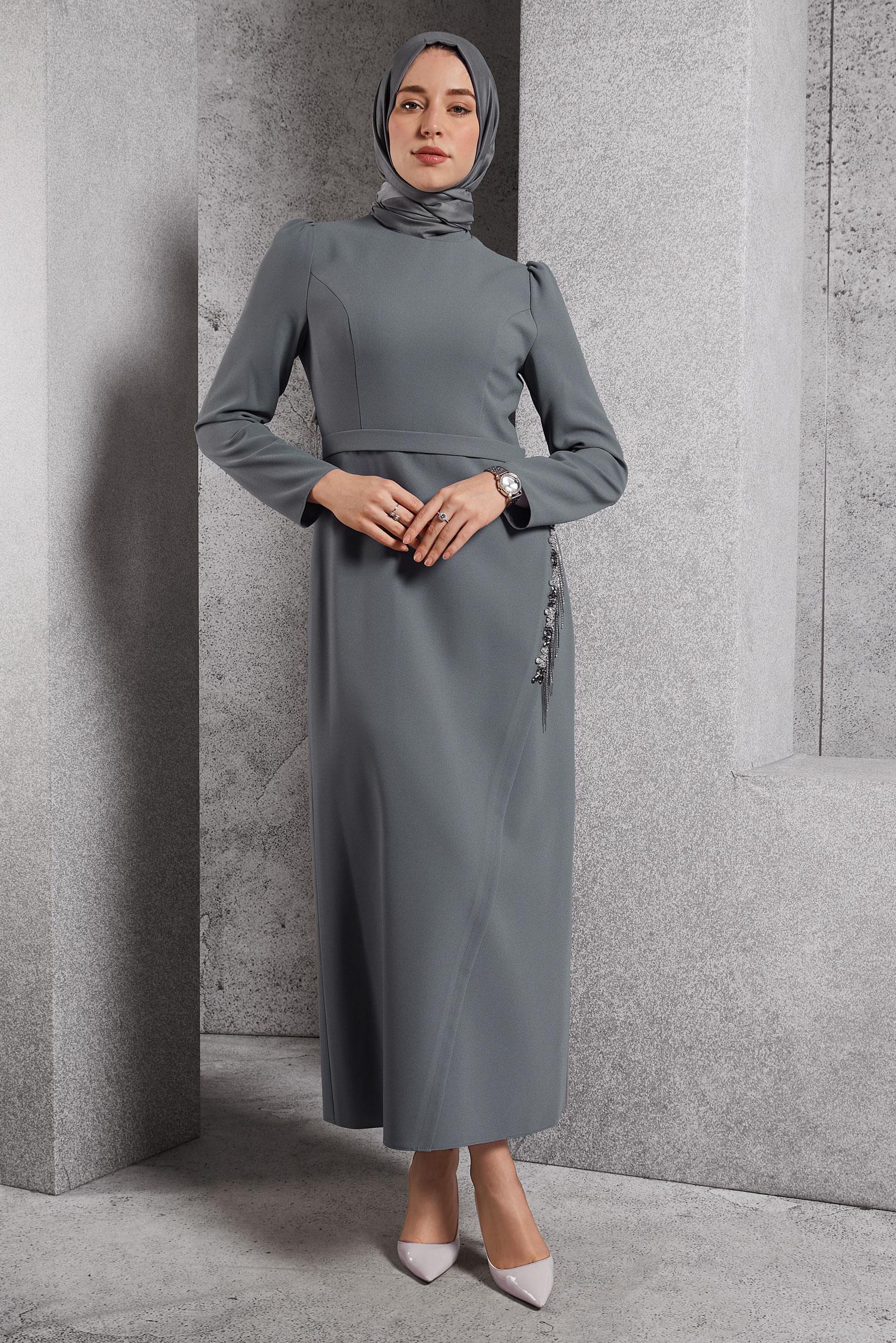 Tesettür giyim GRİ TAŞ DETAYLI ELBİSE 45191