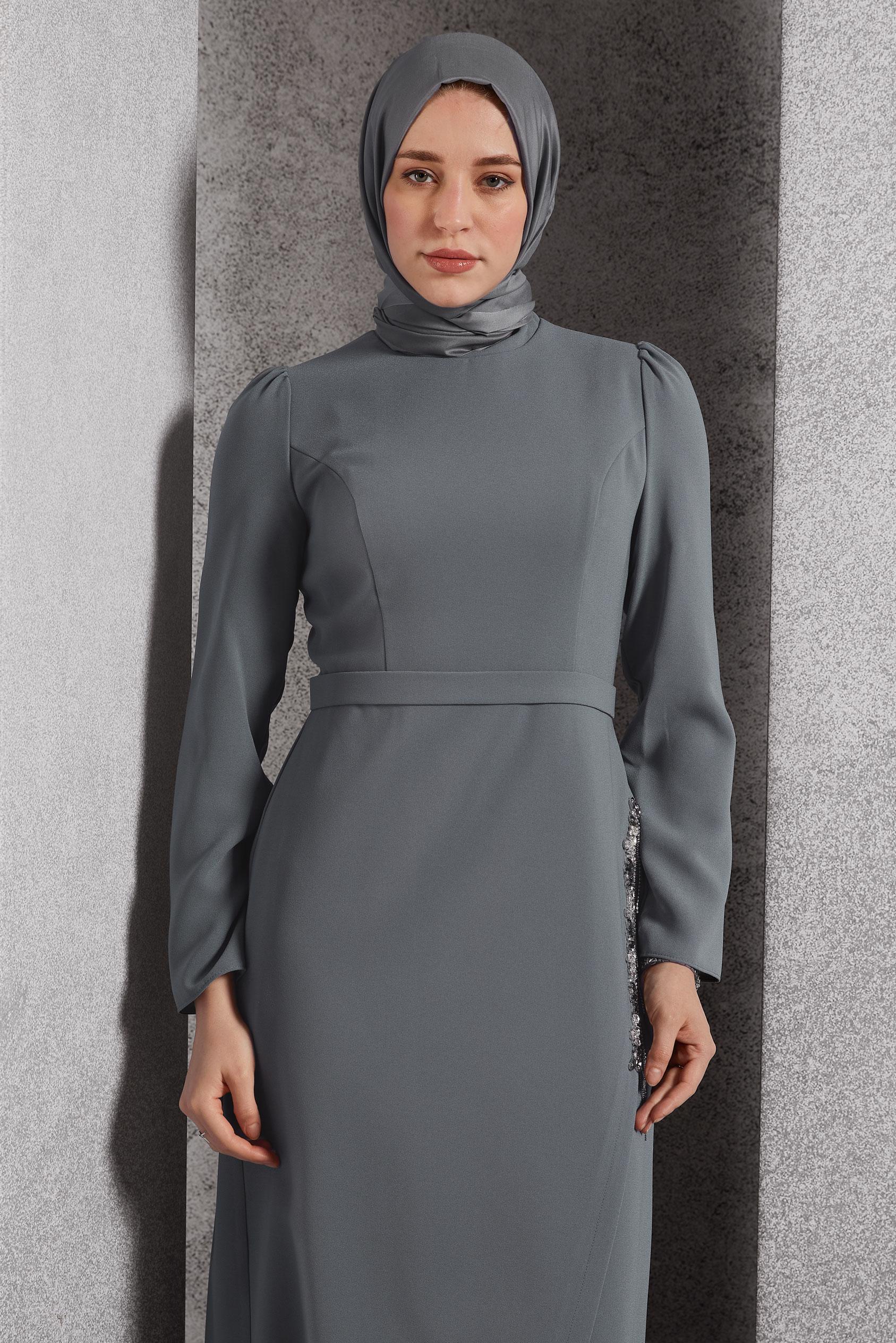 Tesettür giyim GRİ TAŞ DETAYLI ELBİSE 45191