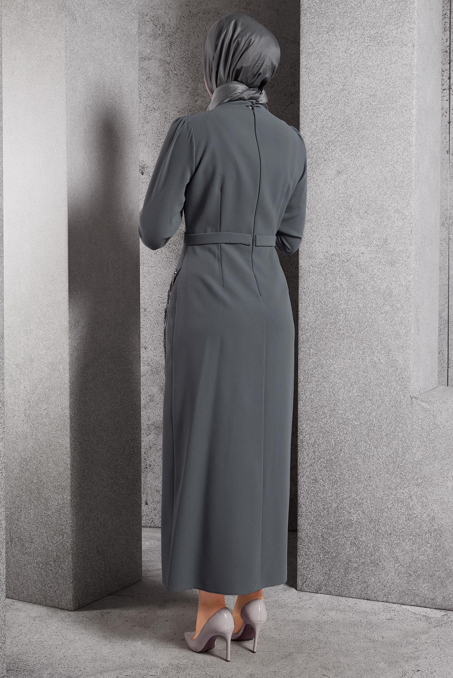 Tesettür giyim GRİ TAŞ DETAYLI ELBİSE 45191