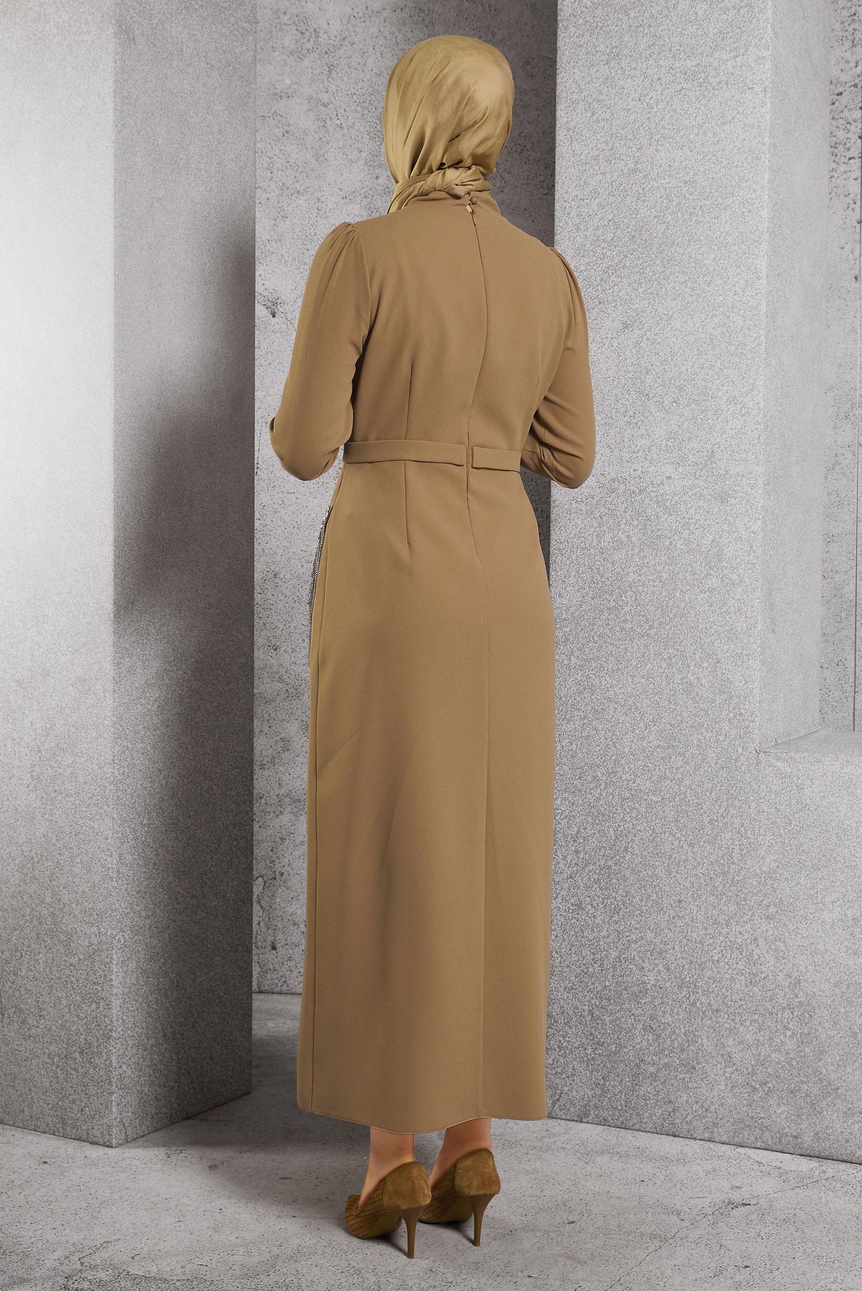 Vêtements hijab BRUN ROBE À DÉTAILS DE PIERRES PRÉCIEUSES 45191