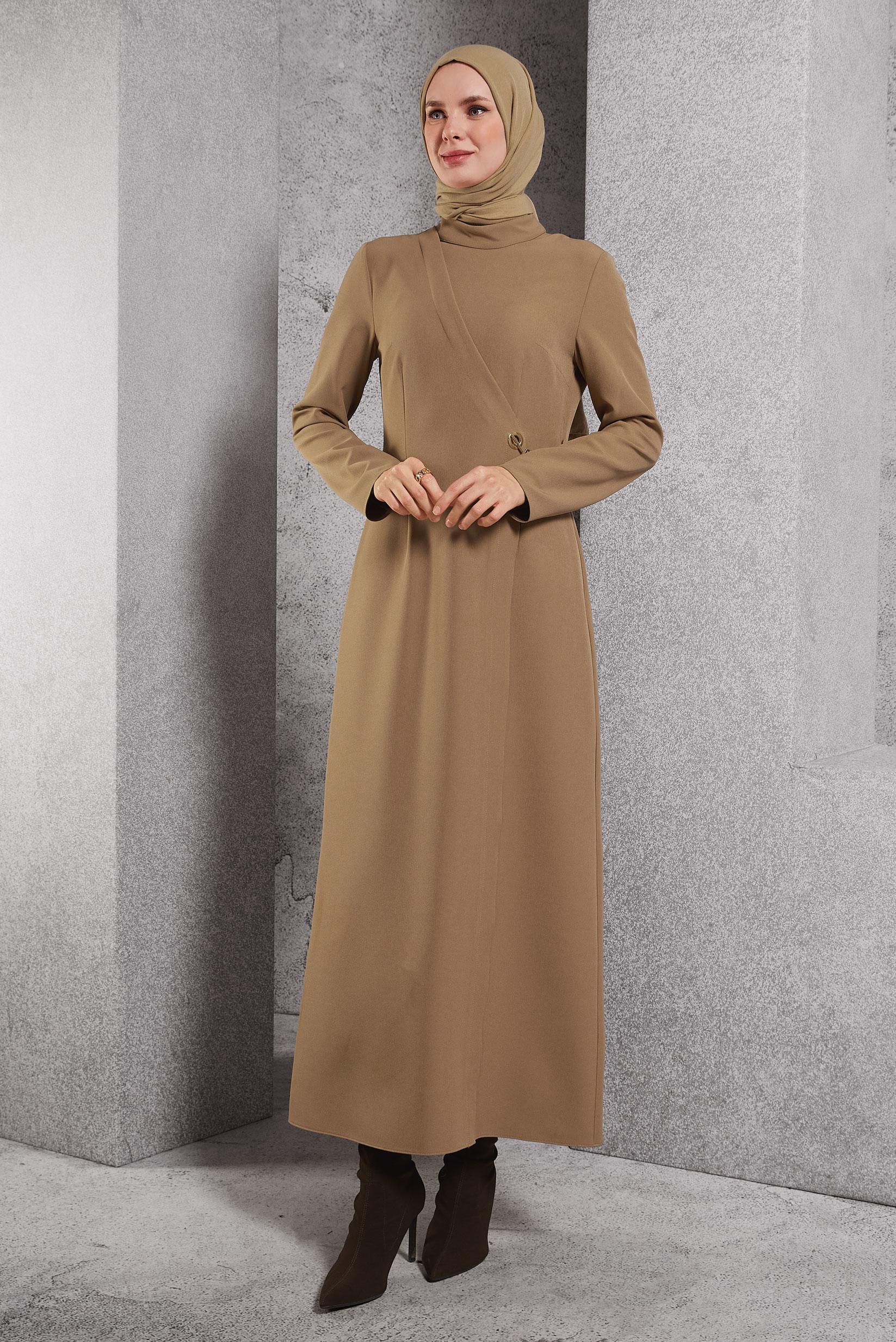 Vêtements hijab BEIGE ROBE À DÉTAILS DE CHAÎNE 45224