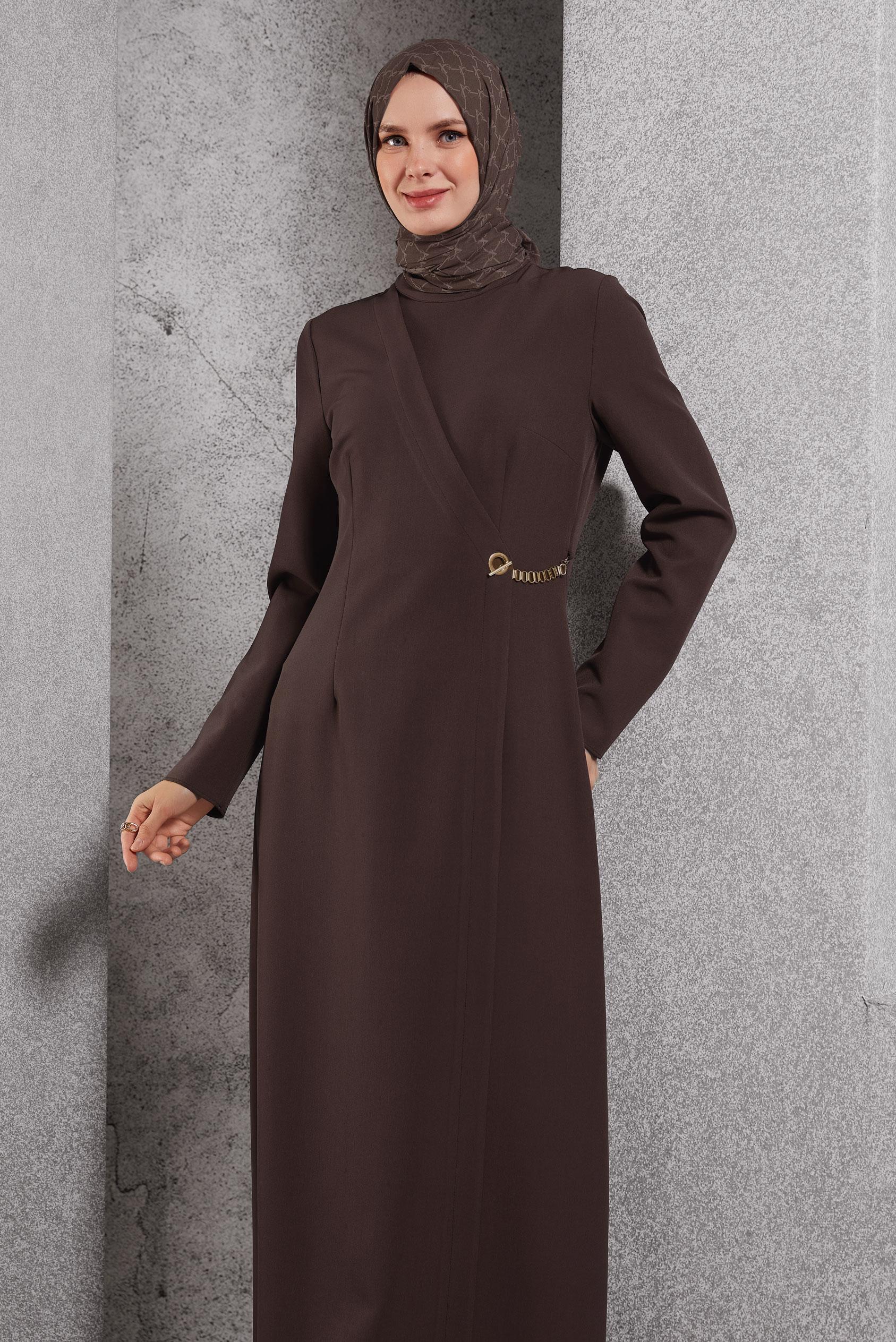 Vêtements hijab BRUN ROBE À DÉTAILS DE CHAÎNE 45224
