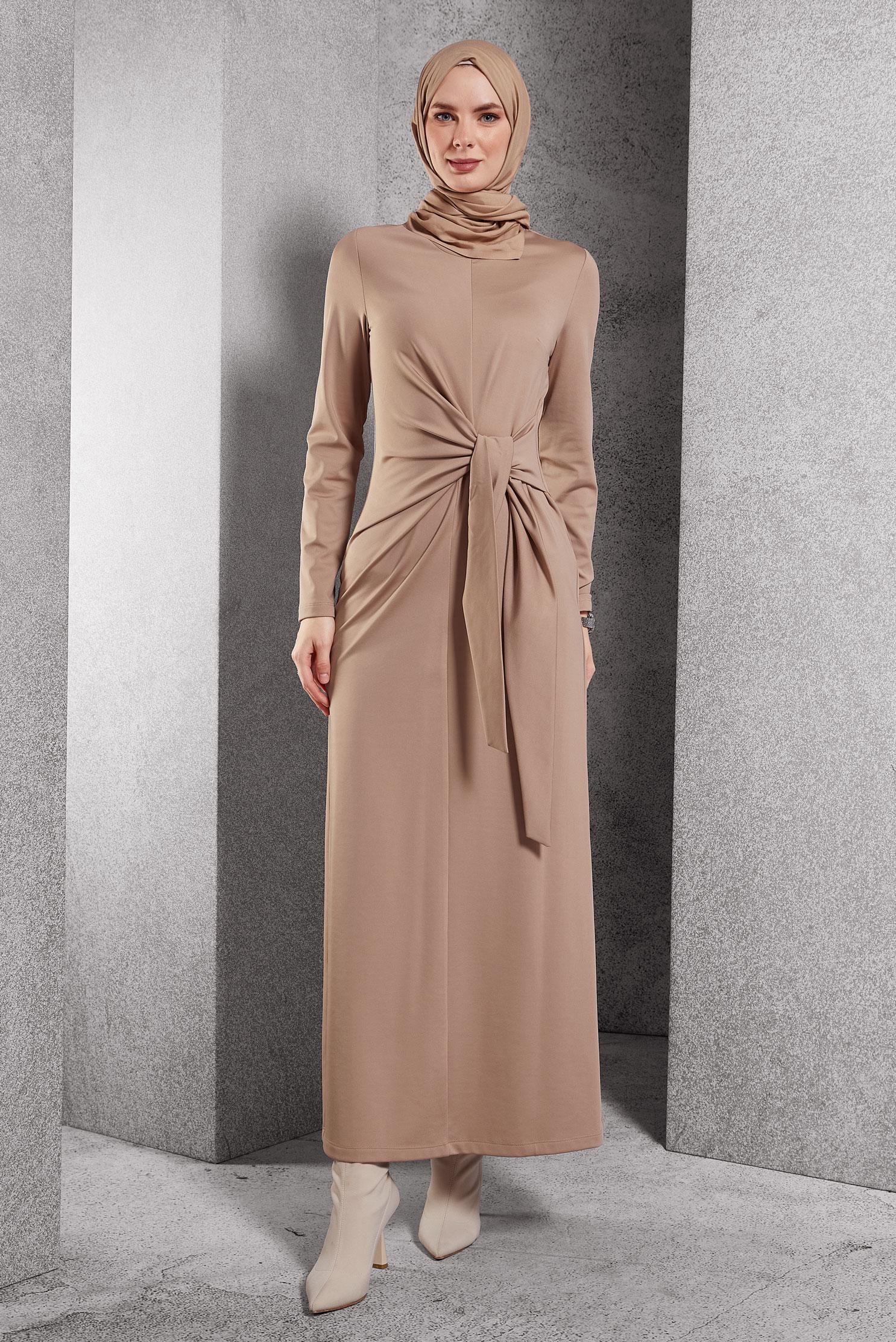 Vêtements hijab BRUN ROBE MODESTE NOUÉE 45235