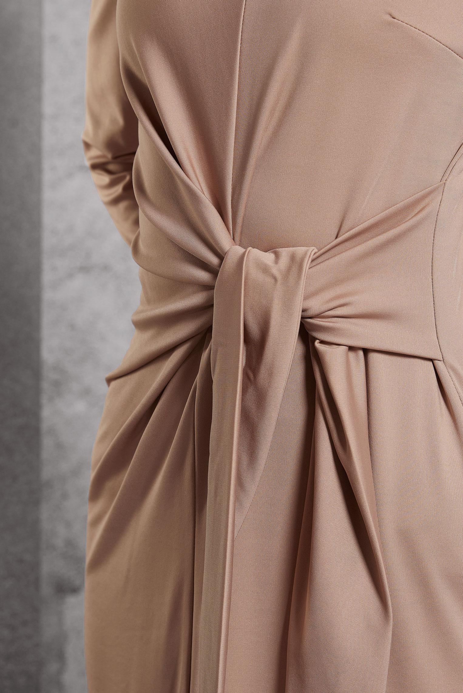 Vêtements hijab BRUN ROBE MODESTE NOUÉE 45235