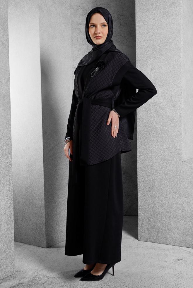 Hijab clothing BLACK BELTED DRESS WITH BROOCH 45237 - ALVİNA