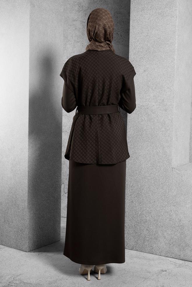 Hijab clothing BROWN BELTED DRESS WITH BROOCH 45237 - ALVİNA