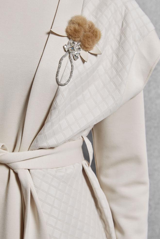 Hijab clothing BEIGE BELTED DRESS WITH BROOCH 45237 - ALVİNA