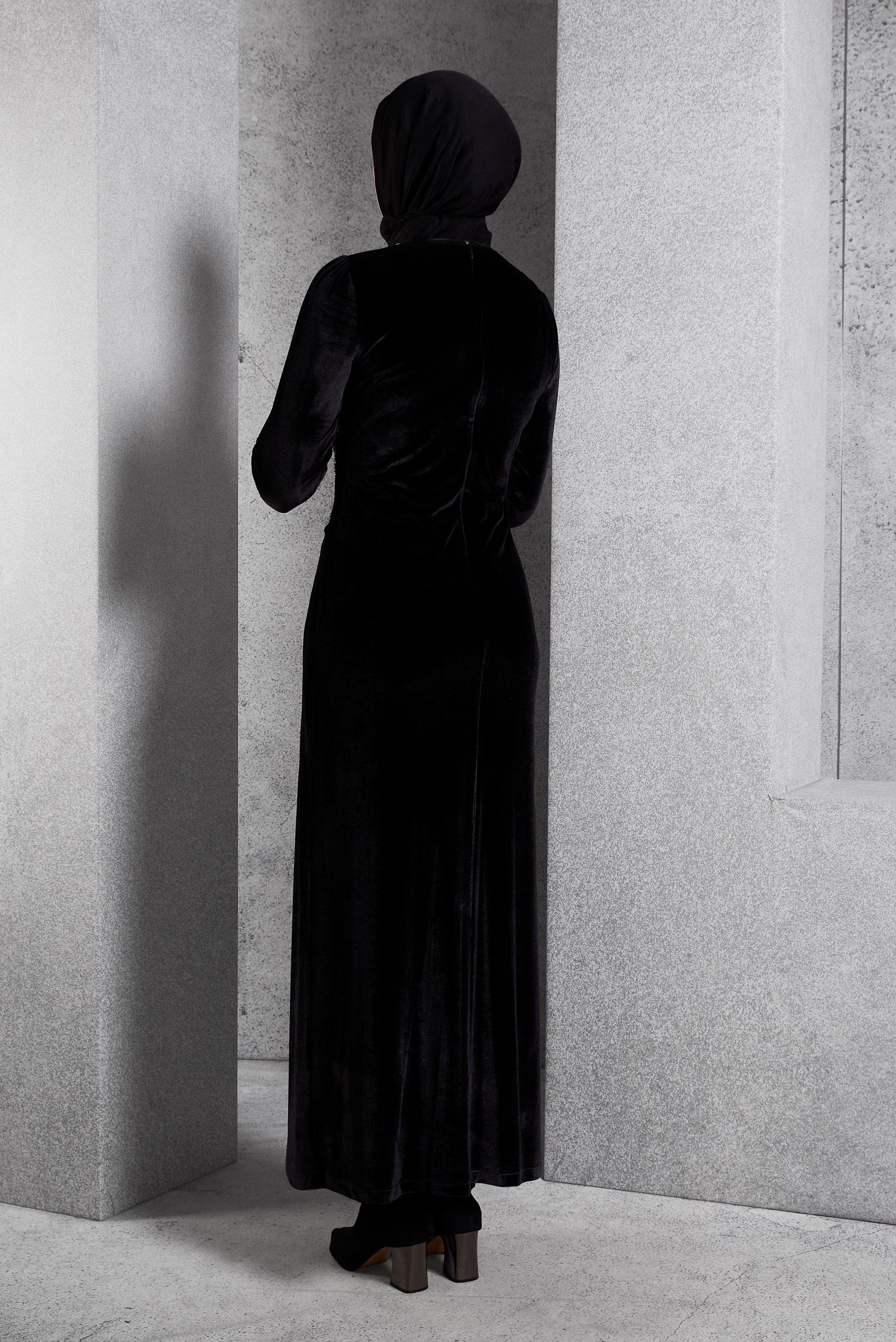 Vêtements hijab NOIR ROBE BRODÉE DE PIERRES PRÉCIEUSES 45260