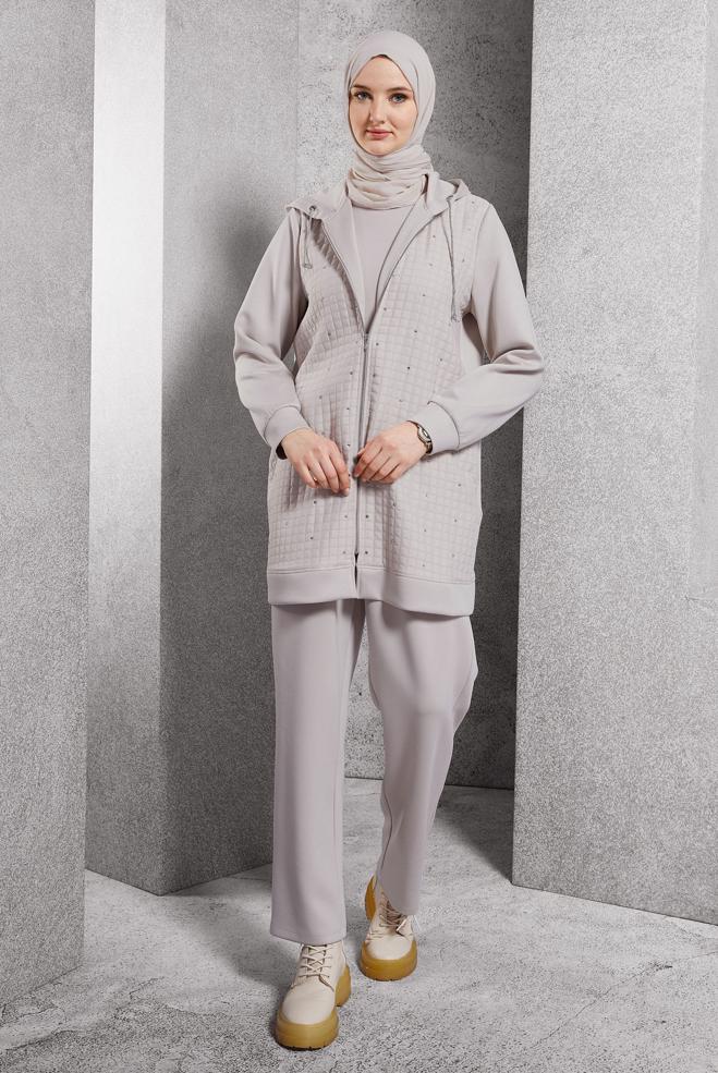 Tesettür giyim BEJ KAPİTONE DESENLİ EŞOFMAN TAKIM 45038 - ALVİNA