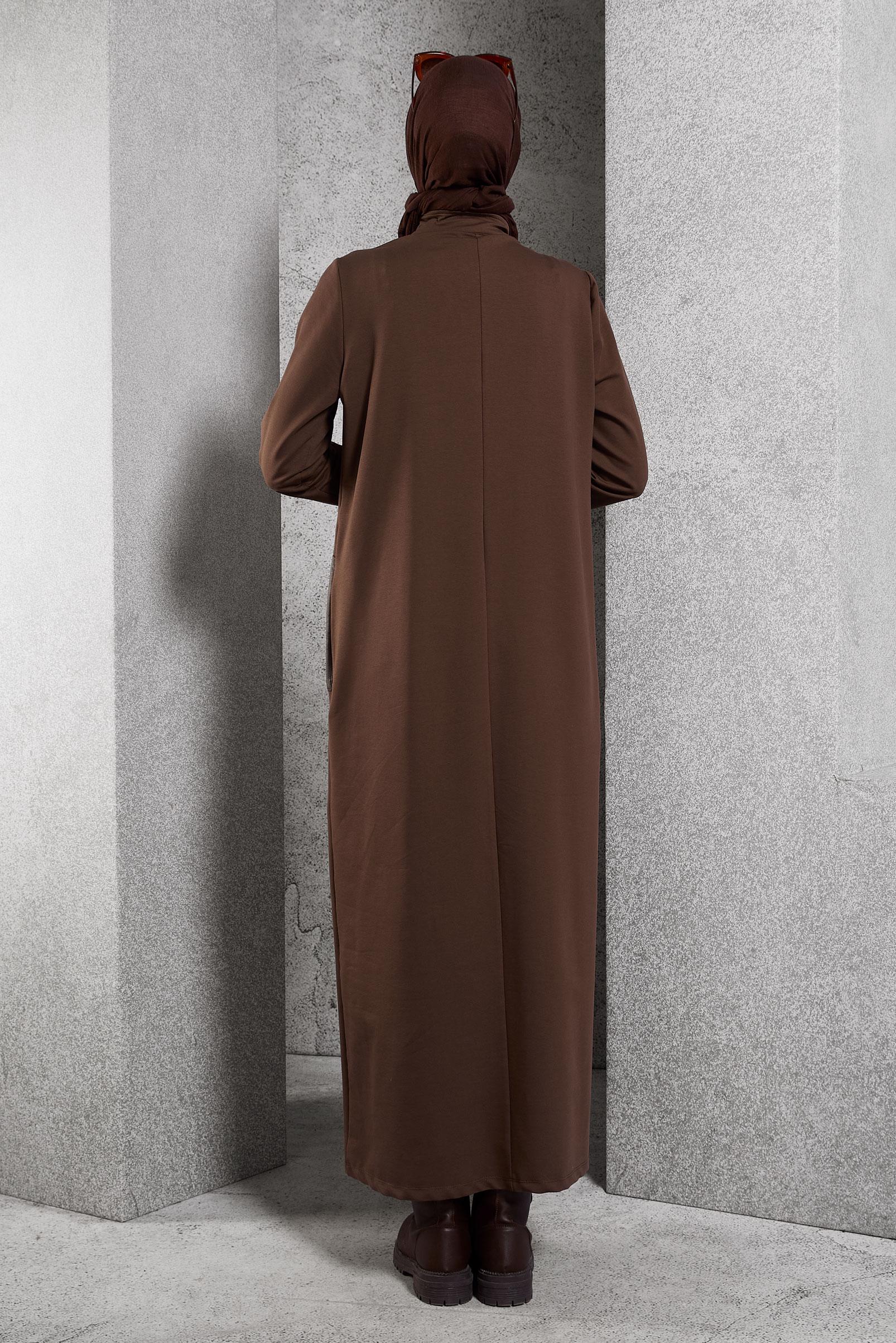 Vêtements hijab BRUN ROBE DE SURVÊTEMENT À COL FERMÉ À GLISSIÈRE 45099