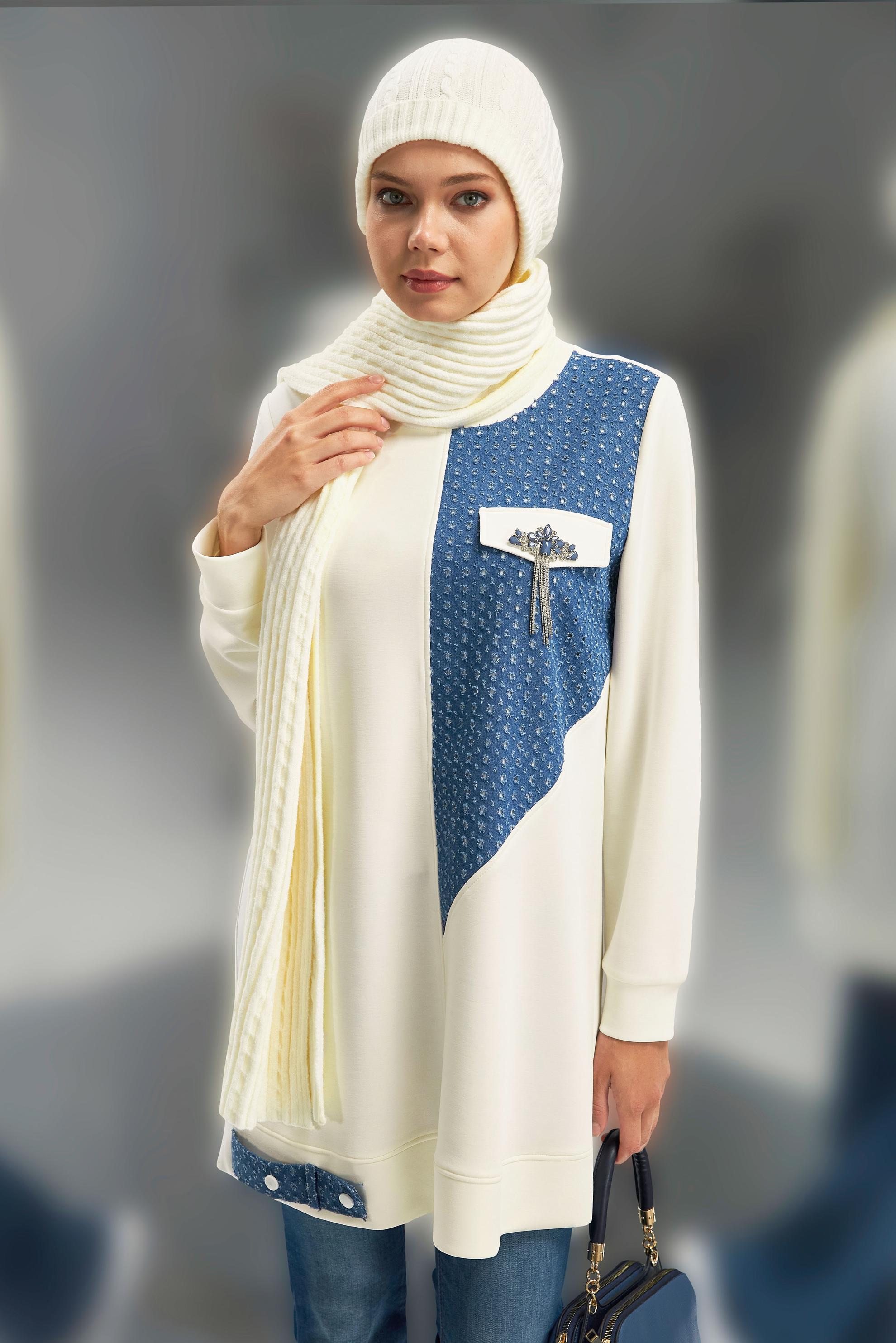 Vêtements hijab BLANC TUNIQUE DE SURVÊTEMENT À DÉTAILS DE GEMMES 45129