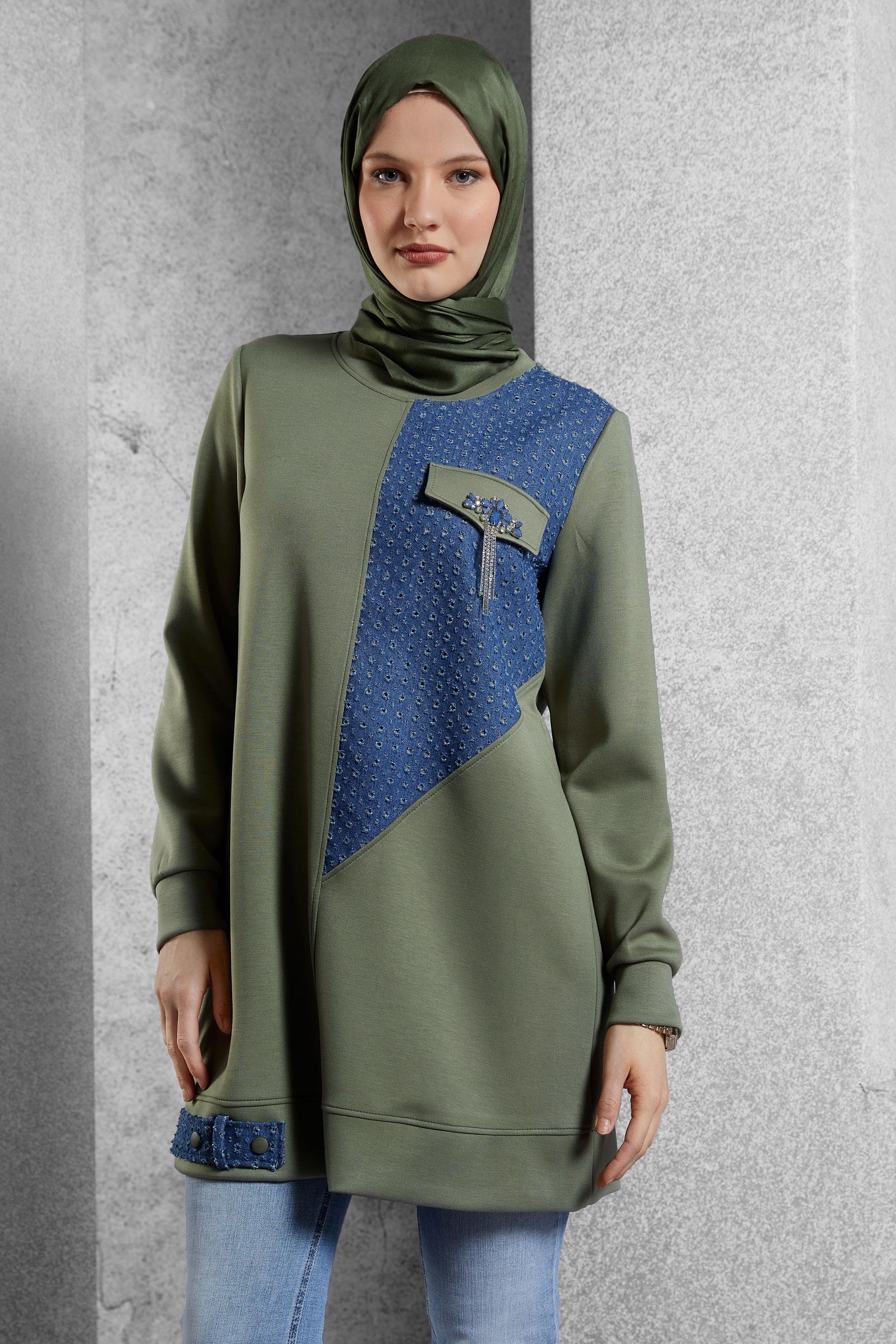 Vêtements hijab KAKI TUNIQUE DE SURVÊTEMENT À DÉTAILS DE GEMMES 45129