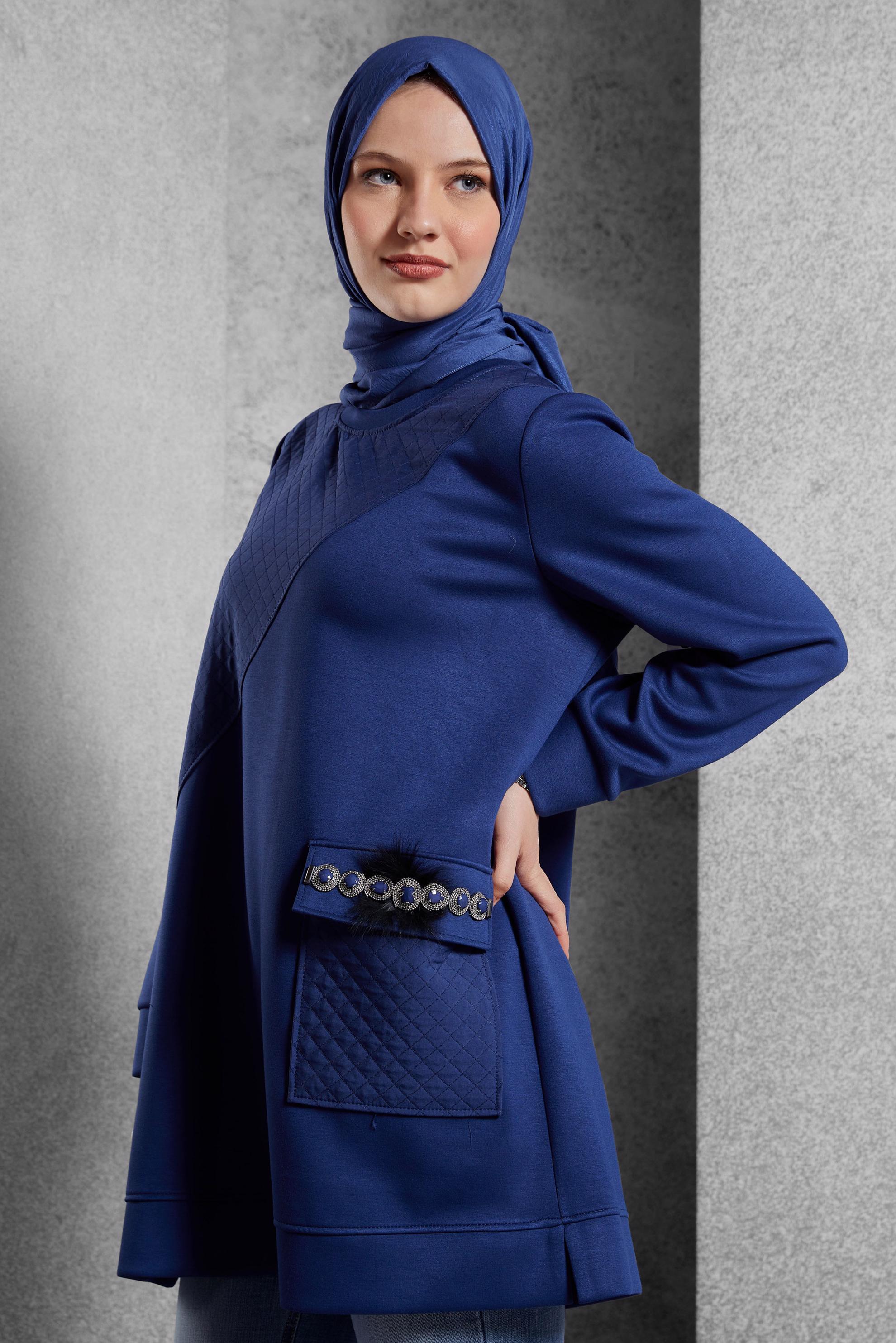 Vêtements hijab BLEU MARINE TUNIQUE DE SURVÊTEMENT AVEC BIJOU 45203