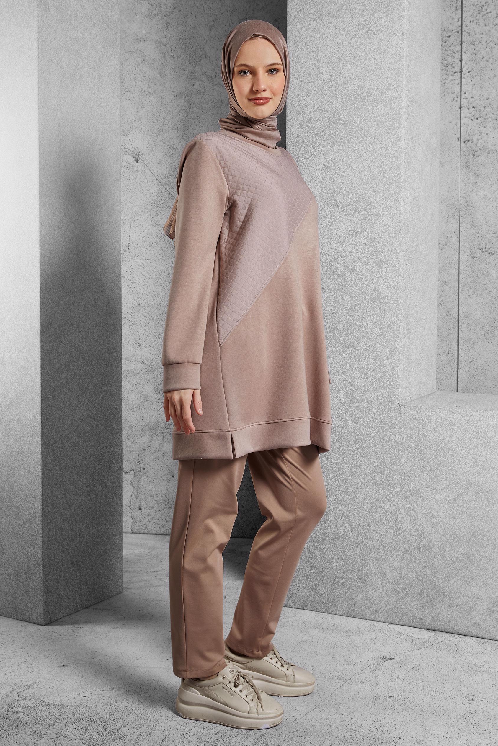 Vêtements hijab BRUN TUNIQUE DE SURVÊTEMENT AVEC BIJOU 45203