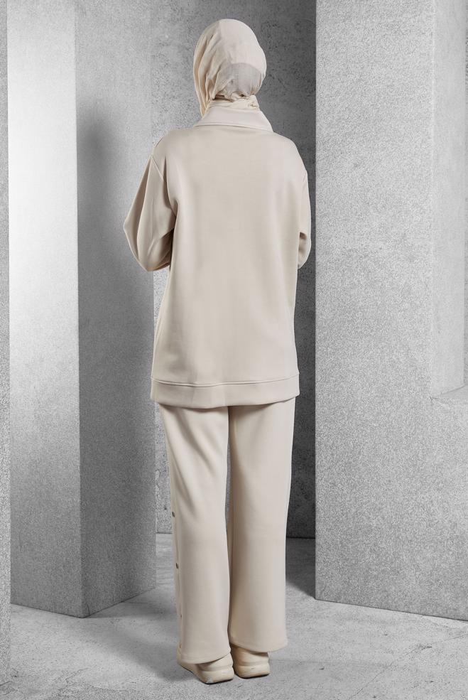 Tesettür giyim EKRU YAKASI FERMUARLI EŞOFMAN TUNİK 45264 - ALVİNA