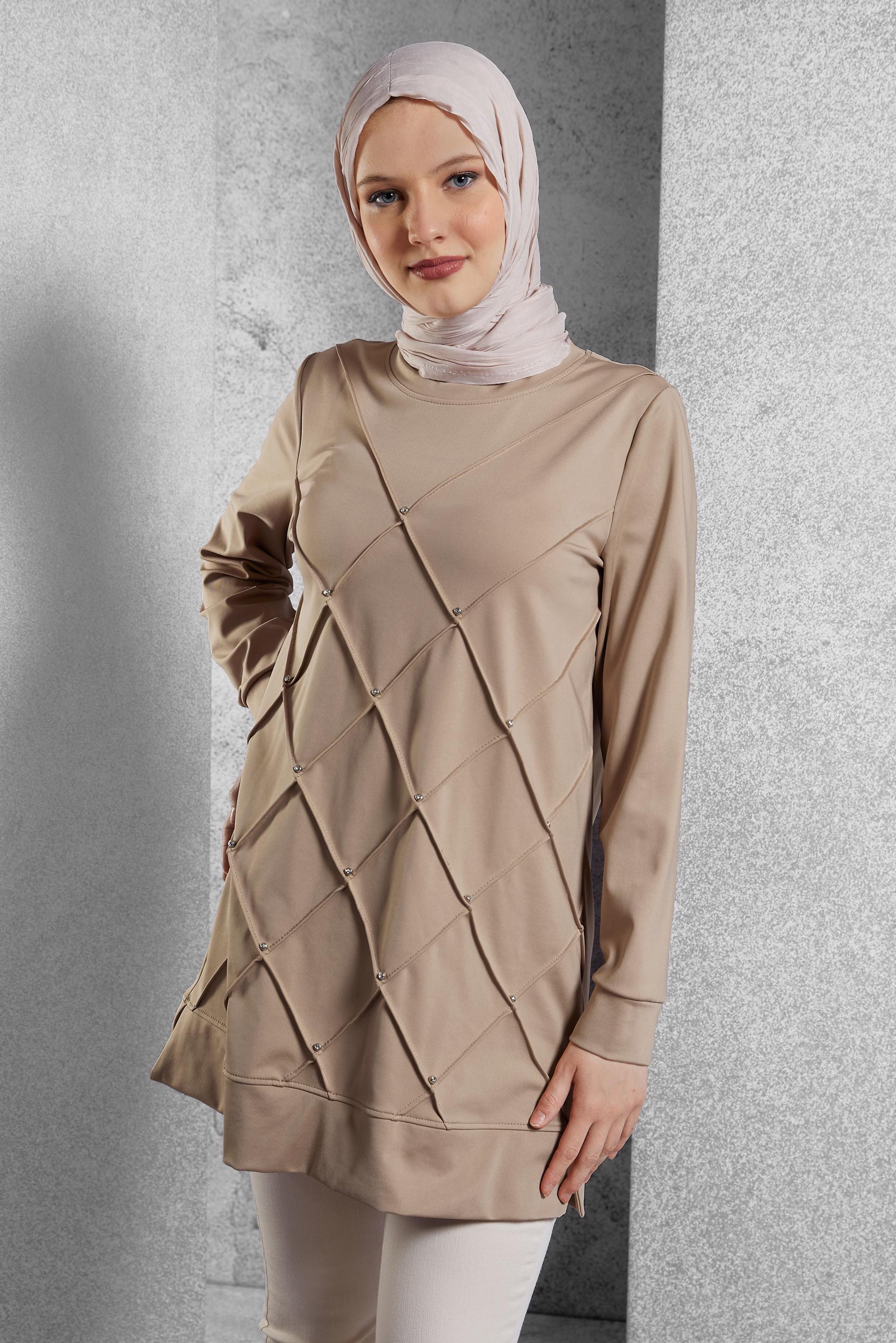 Vêtements hijab BEIGE TUNIQUE DE SURVÊTEMENT AVEC BIJOU 45270