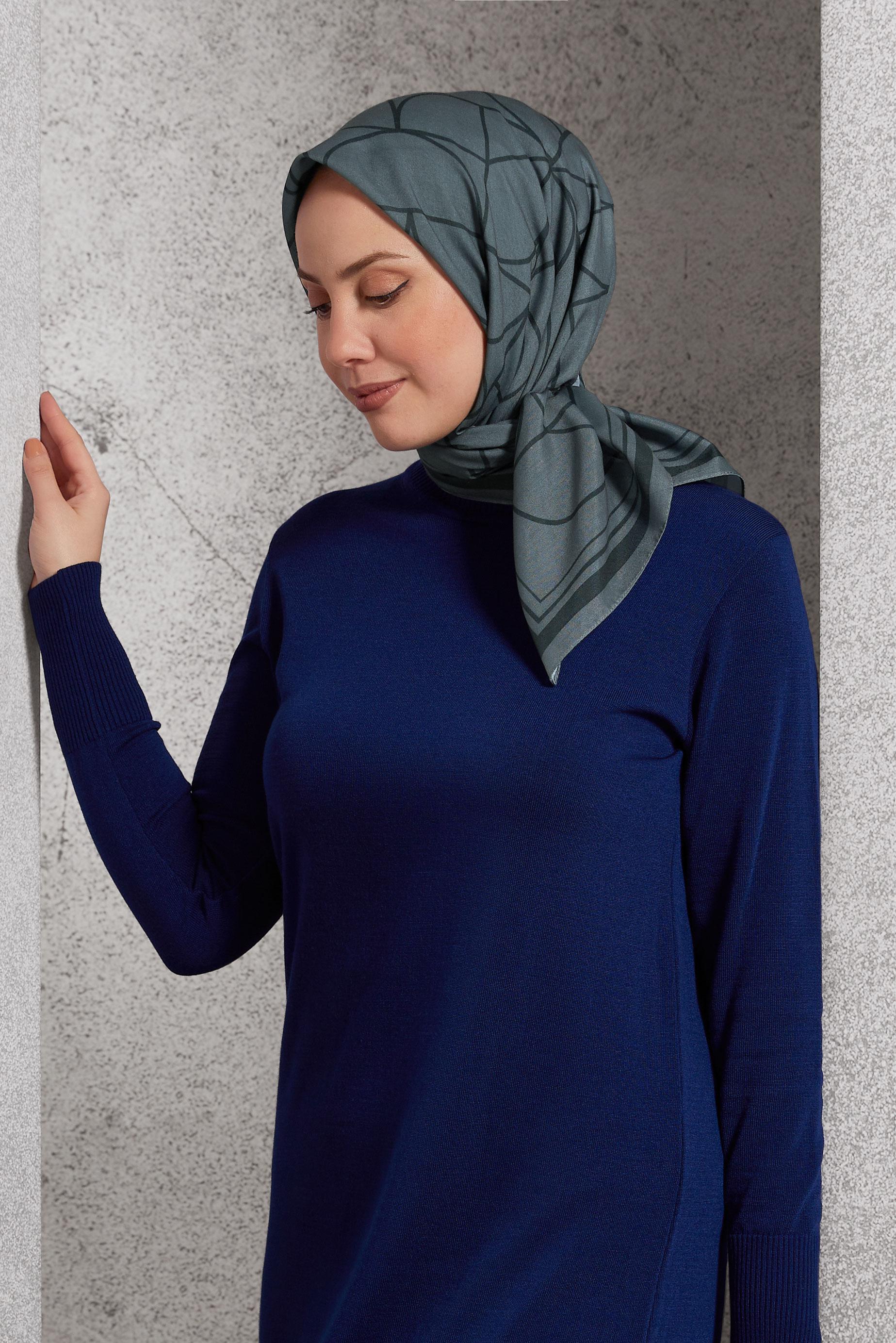 Tesettür giyim GRİ ALVİNA DESENLİ EŞARP 8507