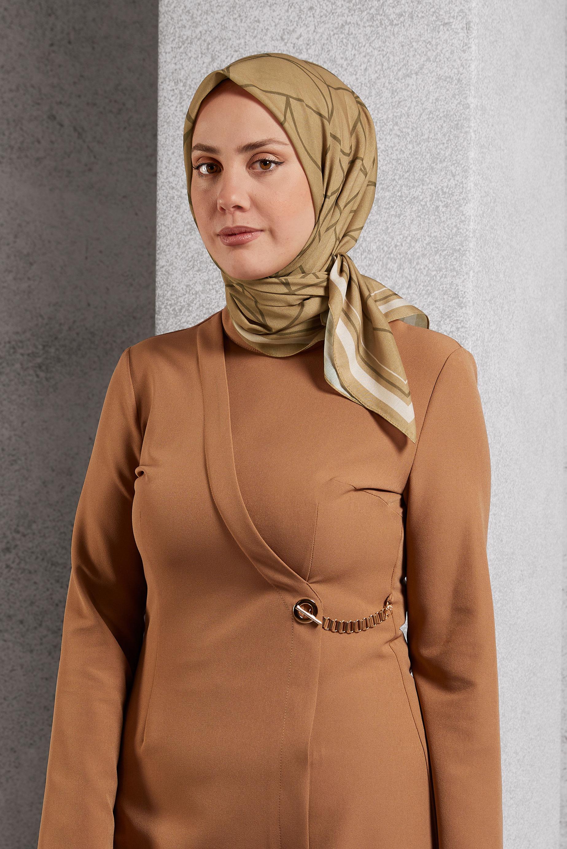 Tesettür giyim ALTIN ALVİNA DESENLİ EŞARP 8507