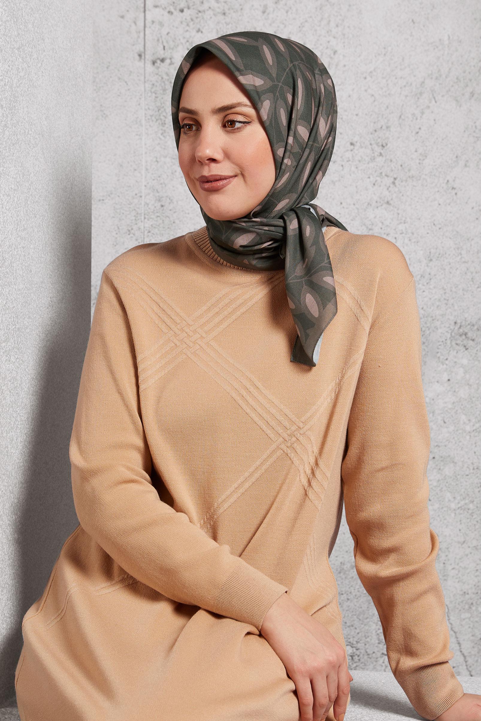 Tesettür giyim GRİ ALVİNA DESENLİ EŞARP 8508