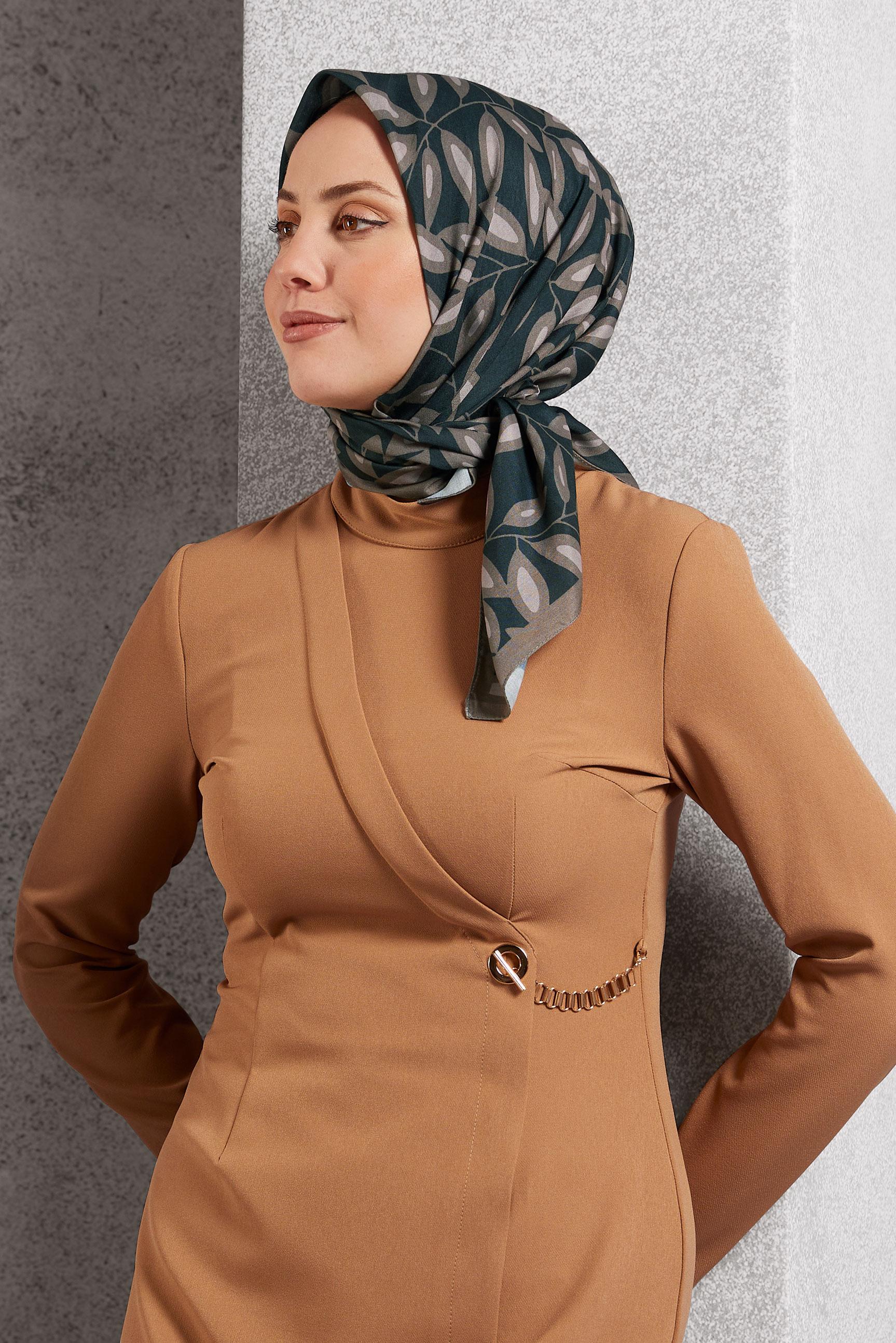 Tesettür giyim VİZON ALVİNA DESENLİ EŞARP 8508