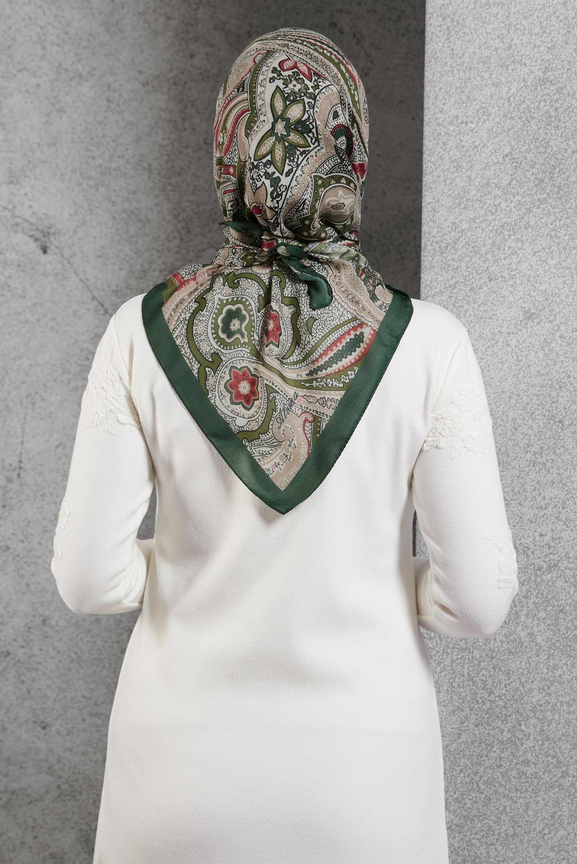 Tesettür giyim HAKİ ALVİNA DESENLİ EŞARP 8516