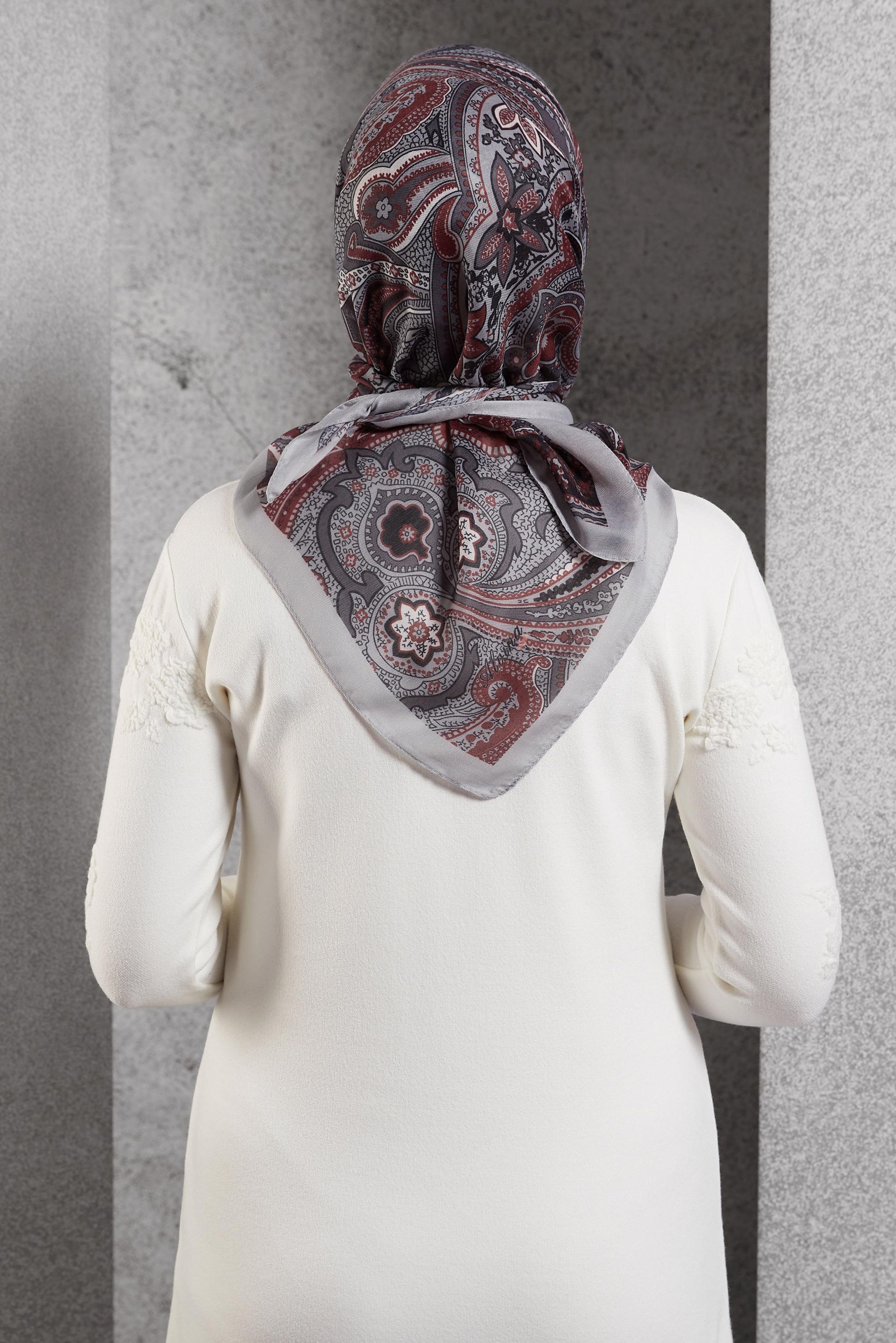 Tesettür giyim GRİ ALVİNA DESENLİ EŞARP 8516