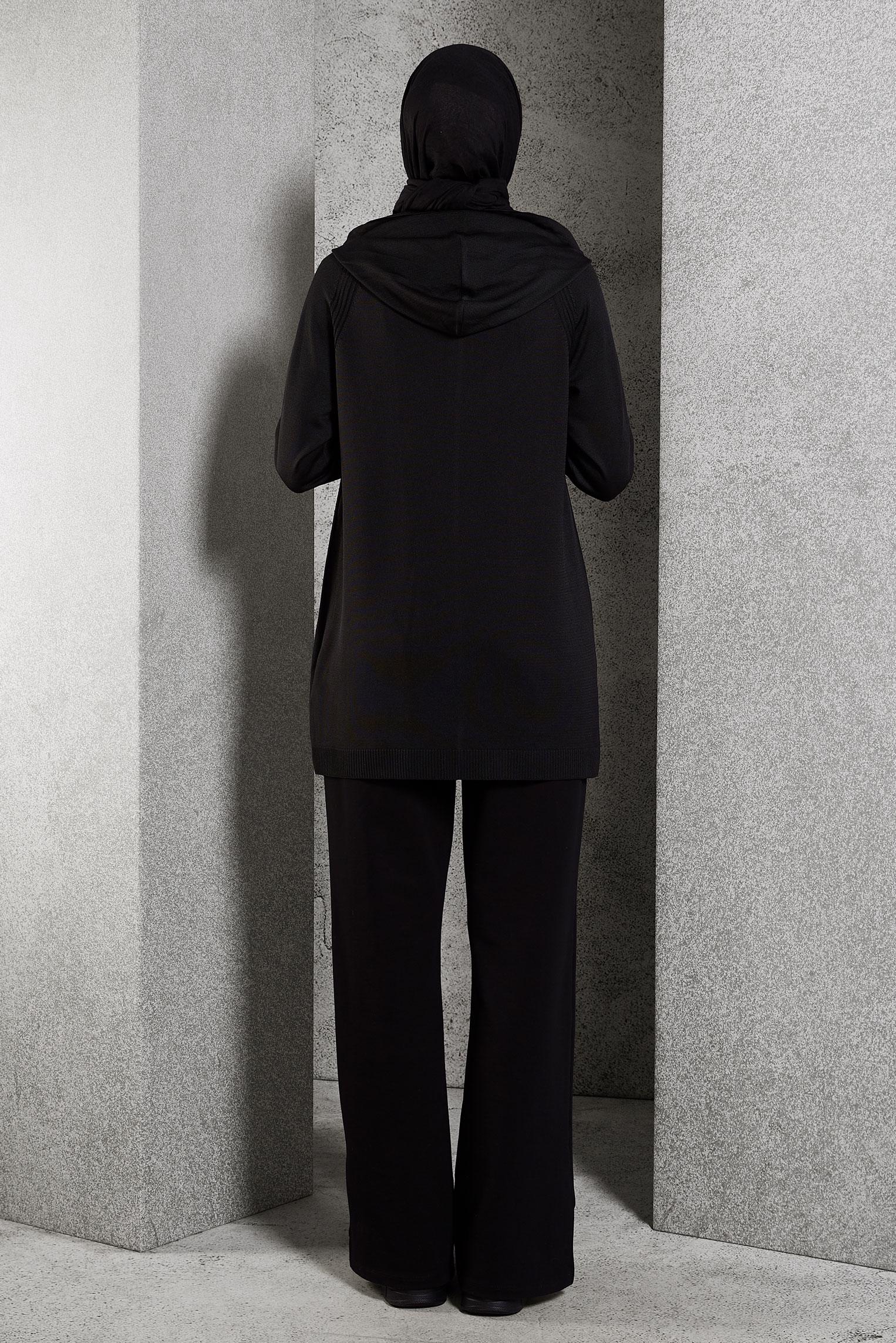 Tesettür giyim SİYAH KAPÜŞONLU TRİKO HIRKA 45012
