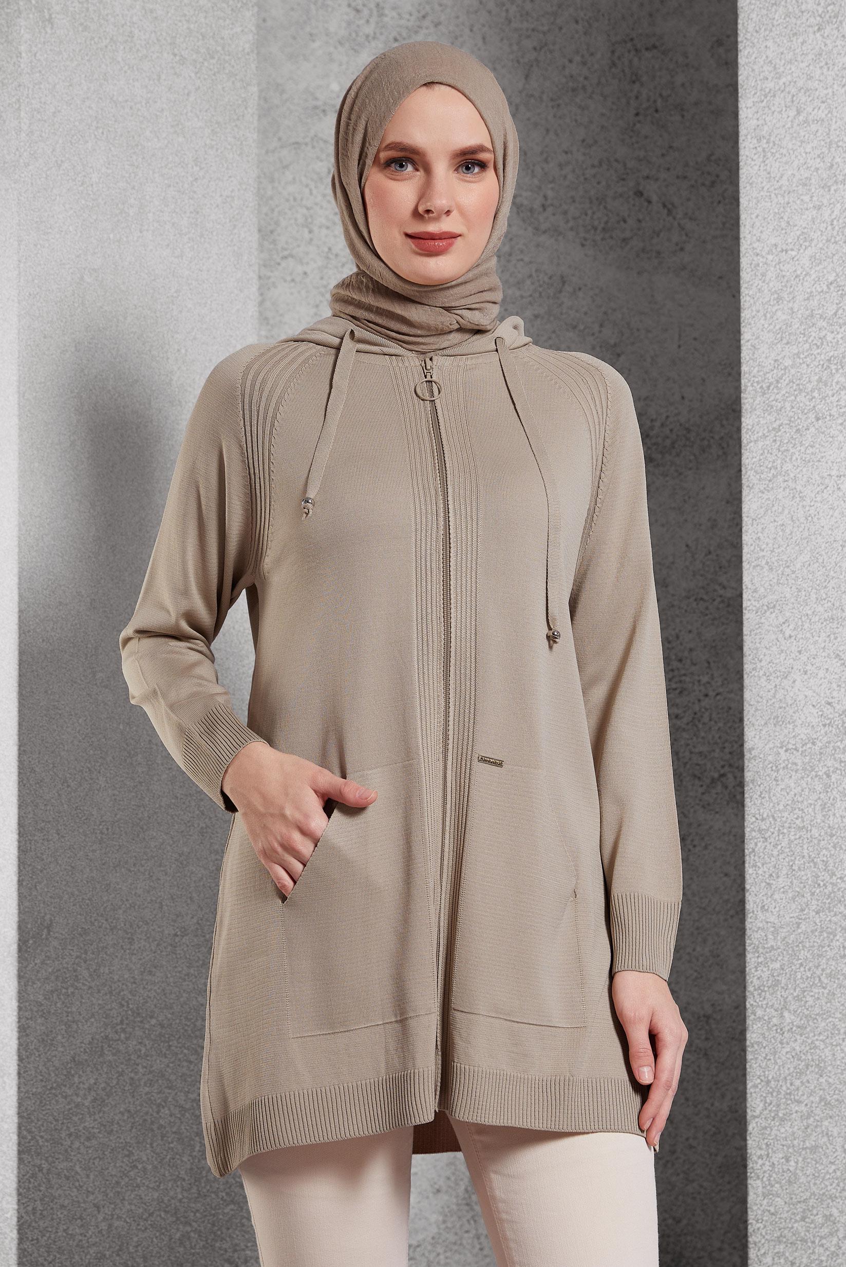 Tesettür giyim BEJ KAPÜŞONLU TRİKO HIRKA 45012