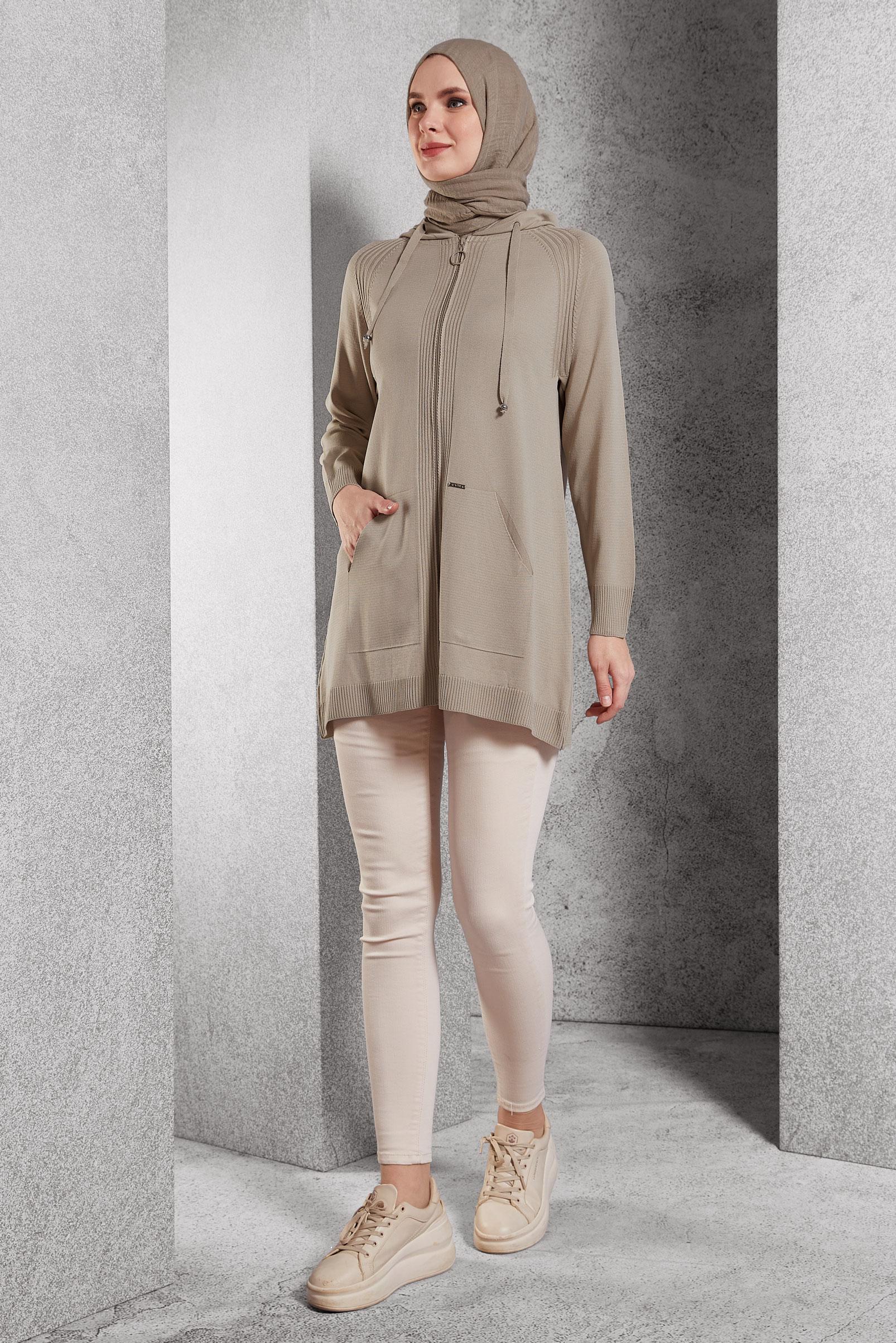 Tesettür giyim BEJ KAPÜŞONLU TRİKO HIRKA 45012