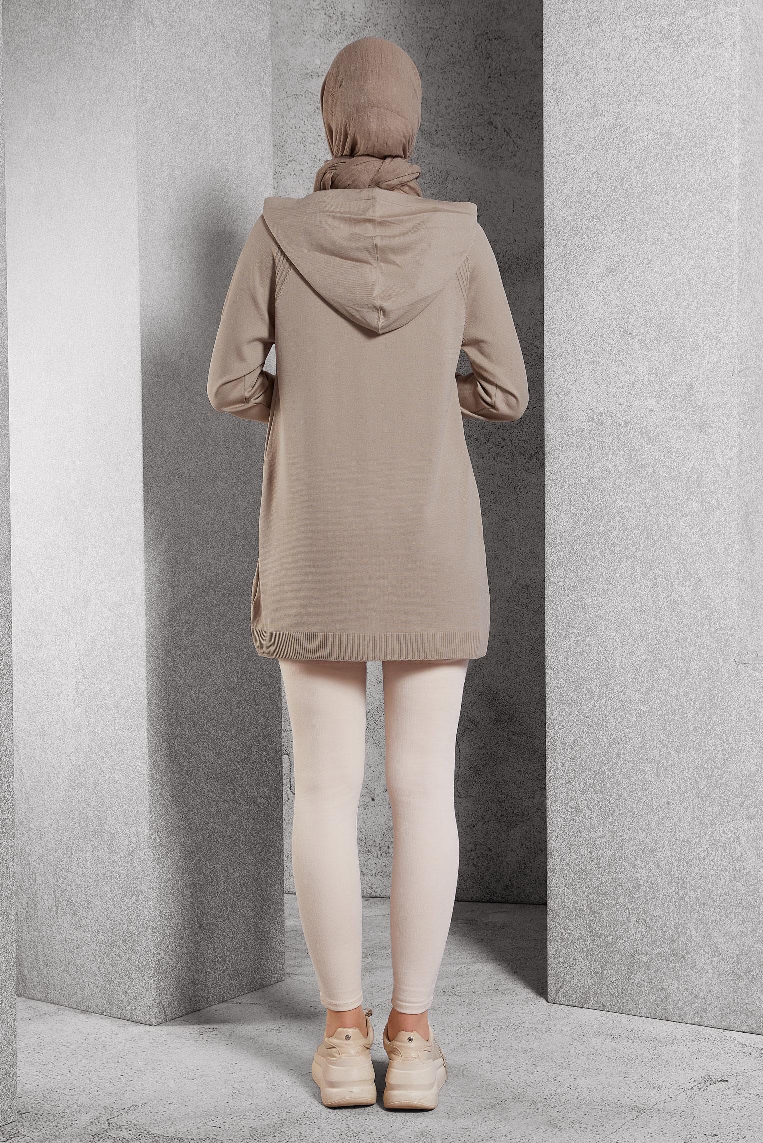 Tesettür giyim BEJ KAPÜŞONLU TRİKO HIRKA 45012