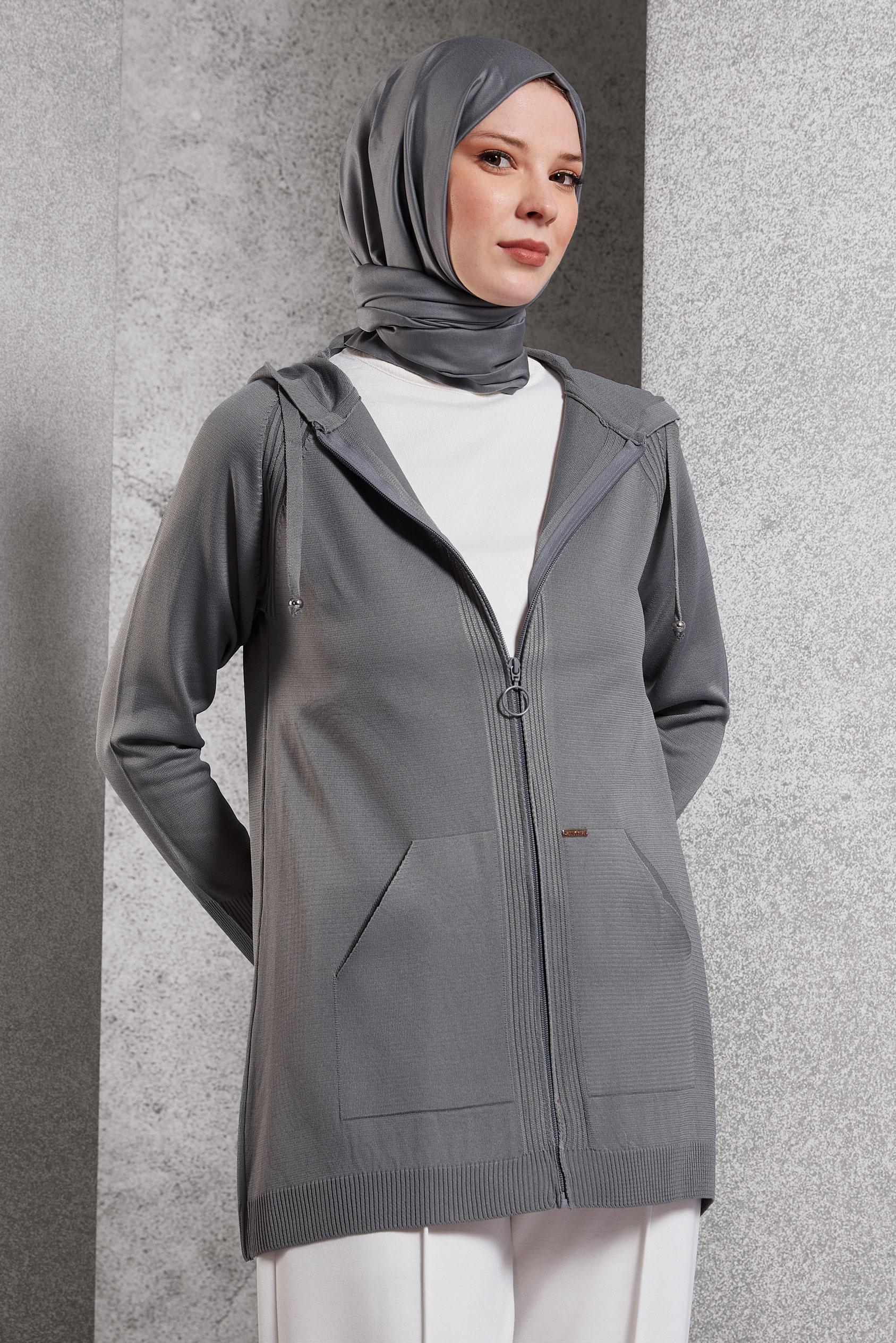 Tesettür giyim GRİ KAPÜŞONLU TRİKO HIRKA 45012