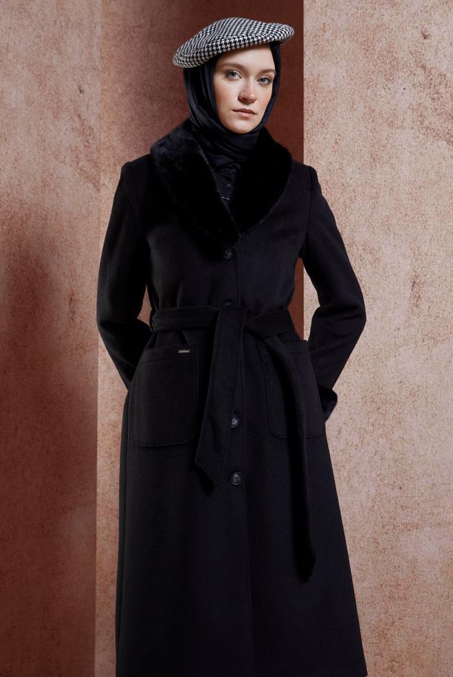 Vêtements hijab  MANTEAU CEINTURÉ À DÉTAILS DE FOURRURE 90501 - ALVİNA