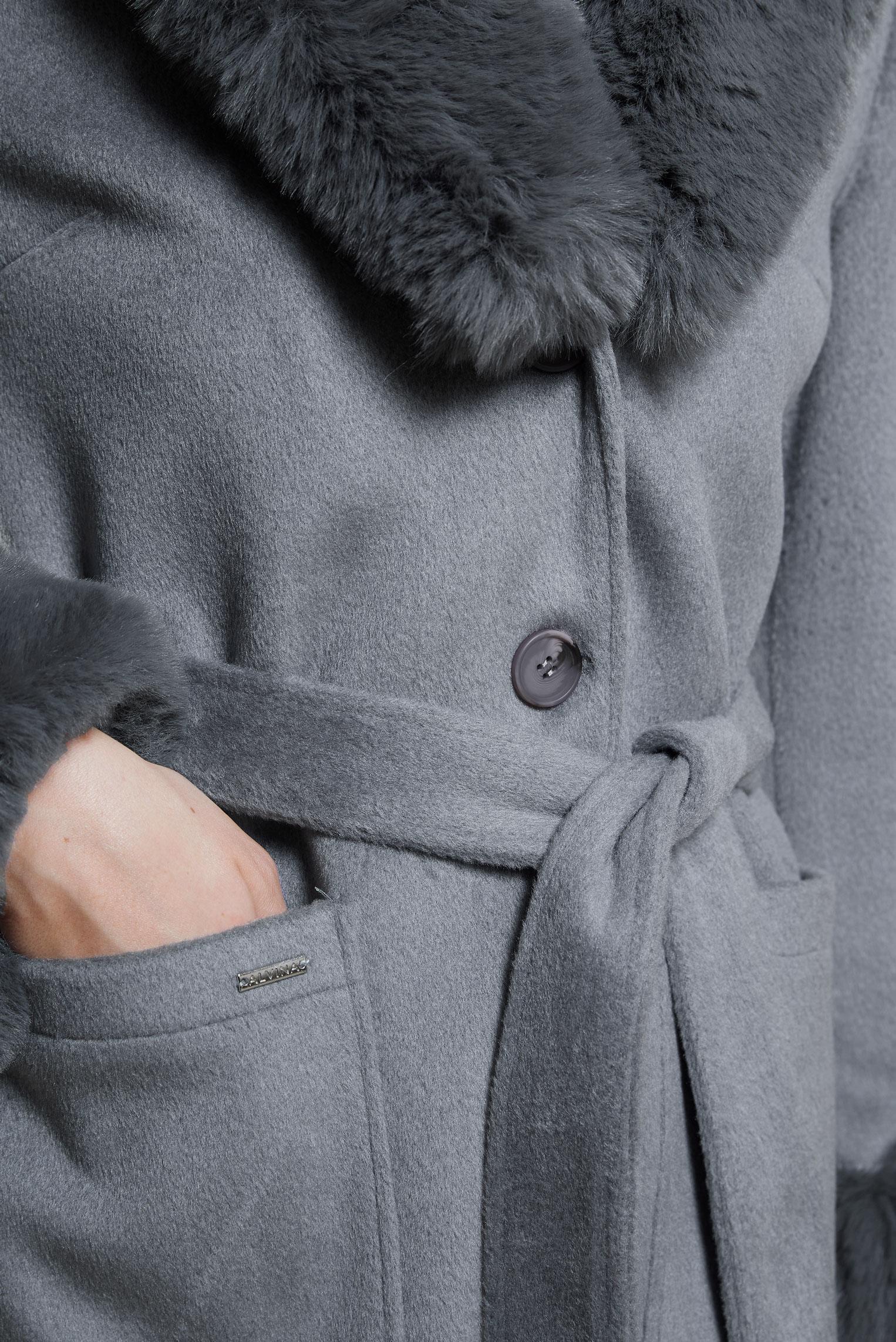 Tesettür giyim GRİ KÜRK DETAYLI KUŞAKLI KABAN 90501