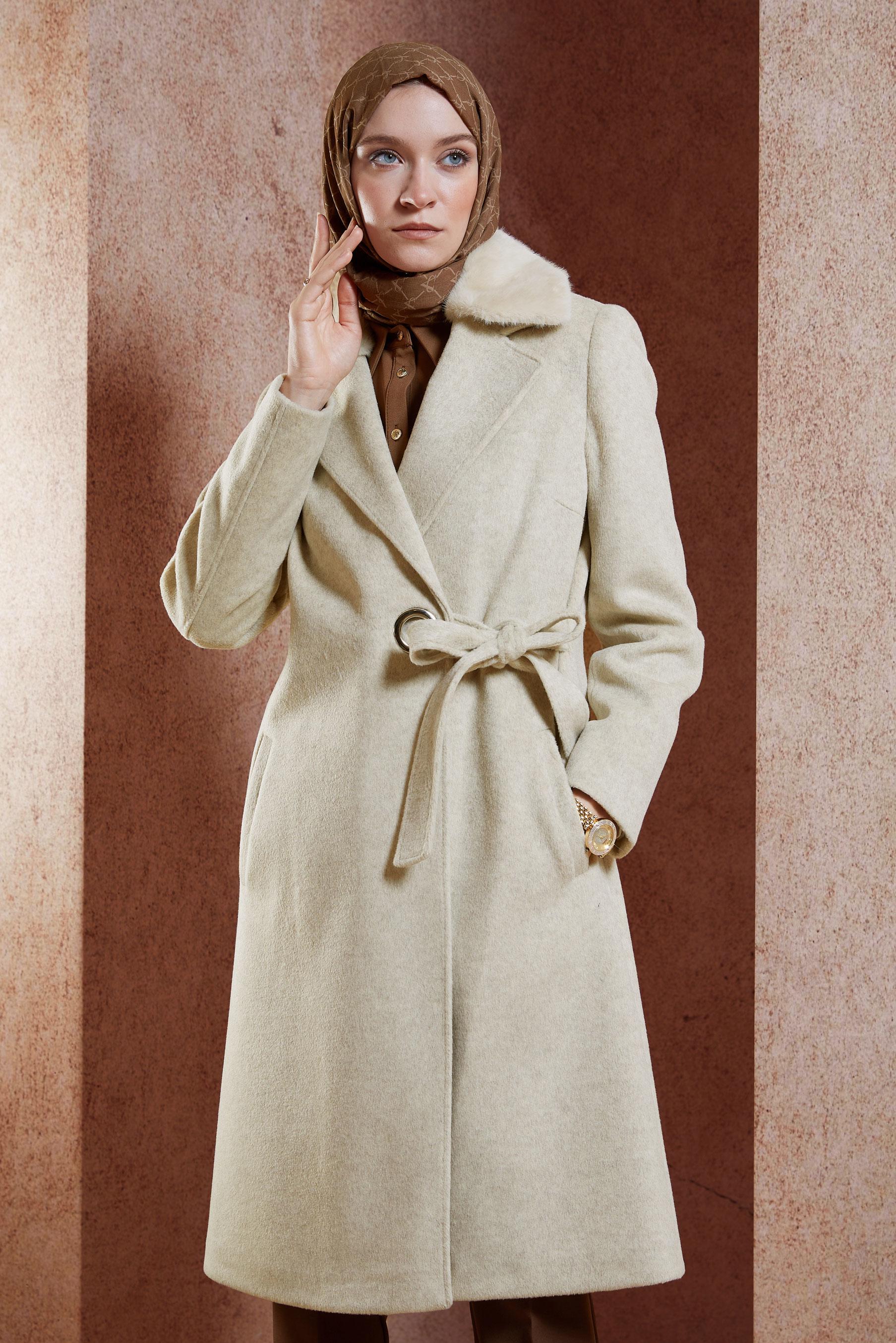 Tesettür giyim BEJ KUŞAKLI KABAN 90502