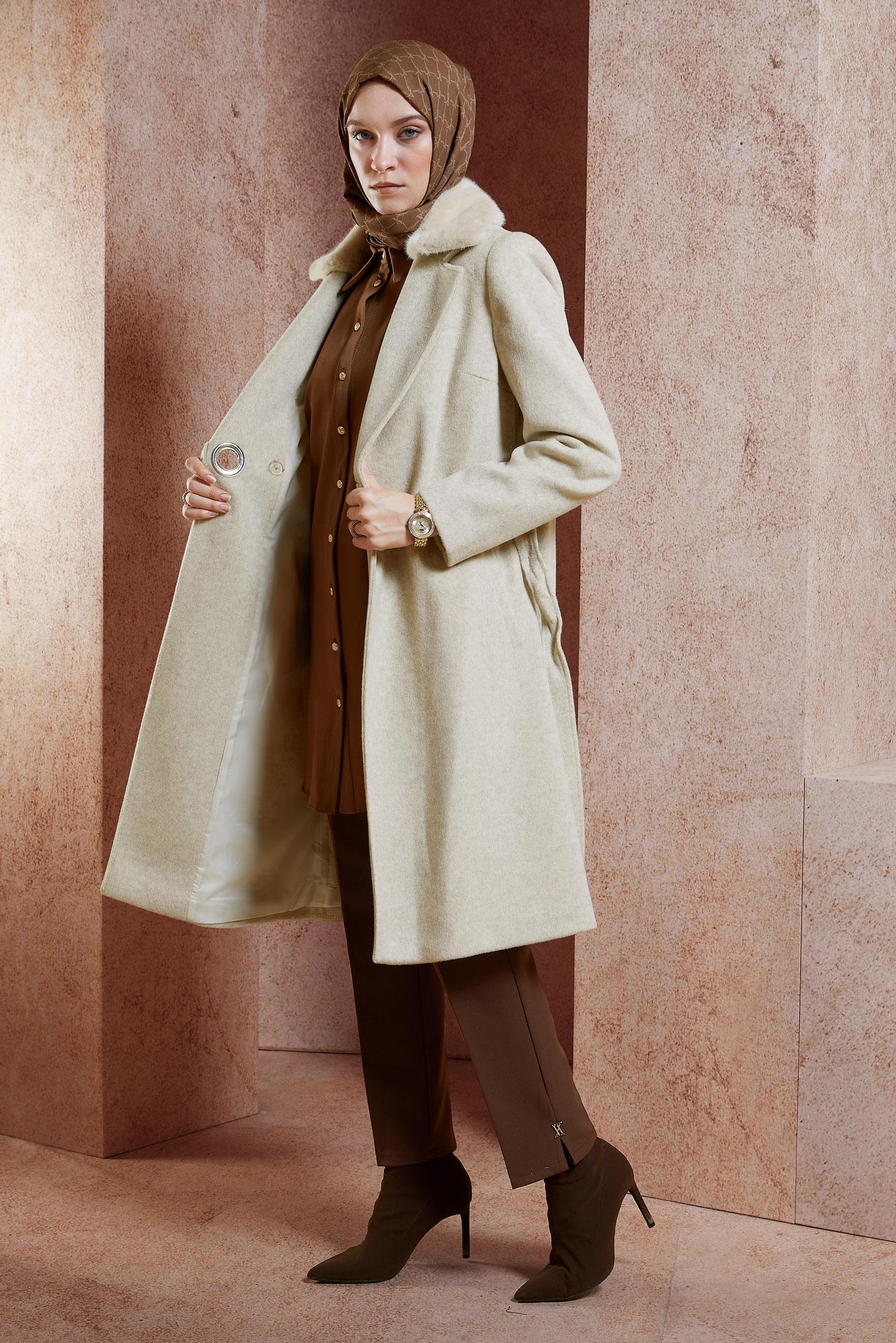 Tesettür giyim BEJ KUŞAKLI KABAN 90502