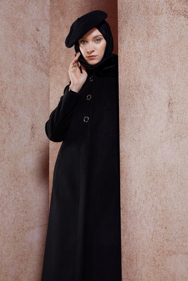 Vêtements hijab NOIR MANTEAU À COL EN FOURRURE 90503 - ALVİNA