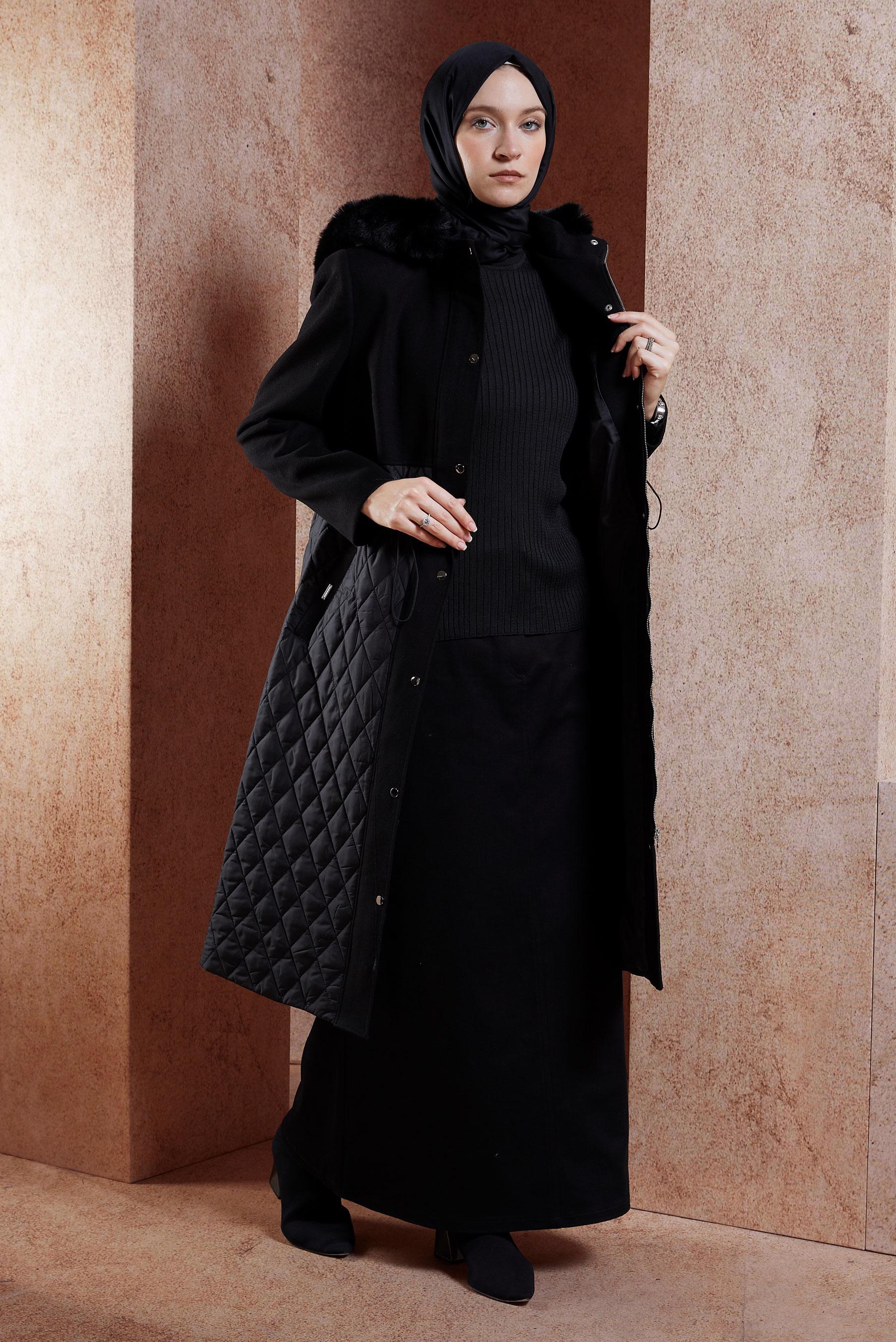 Tesettür giyim SİYAH KAPÜŞONU KÜRKLÜ KABAN 90508