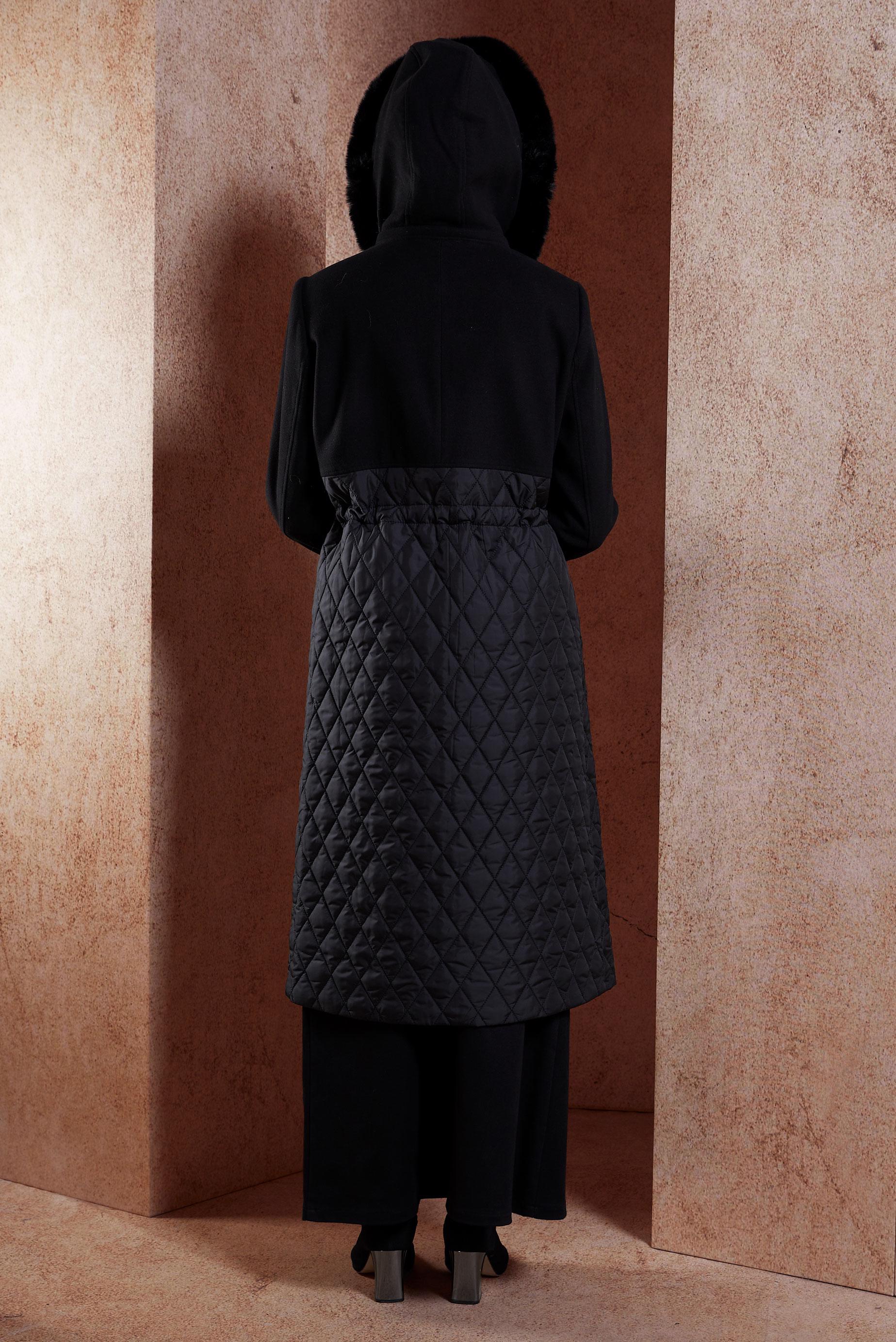 Tesettür giyim SİYAH KAPÜŞONU KÜRKLÜ KABAN 90508