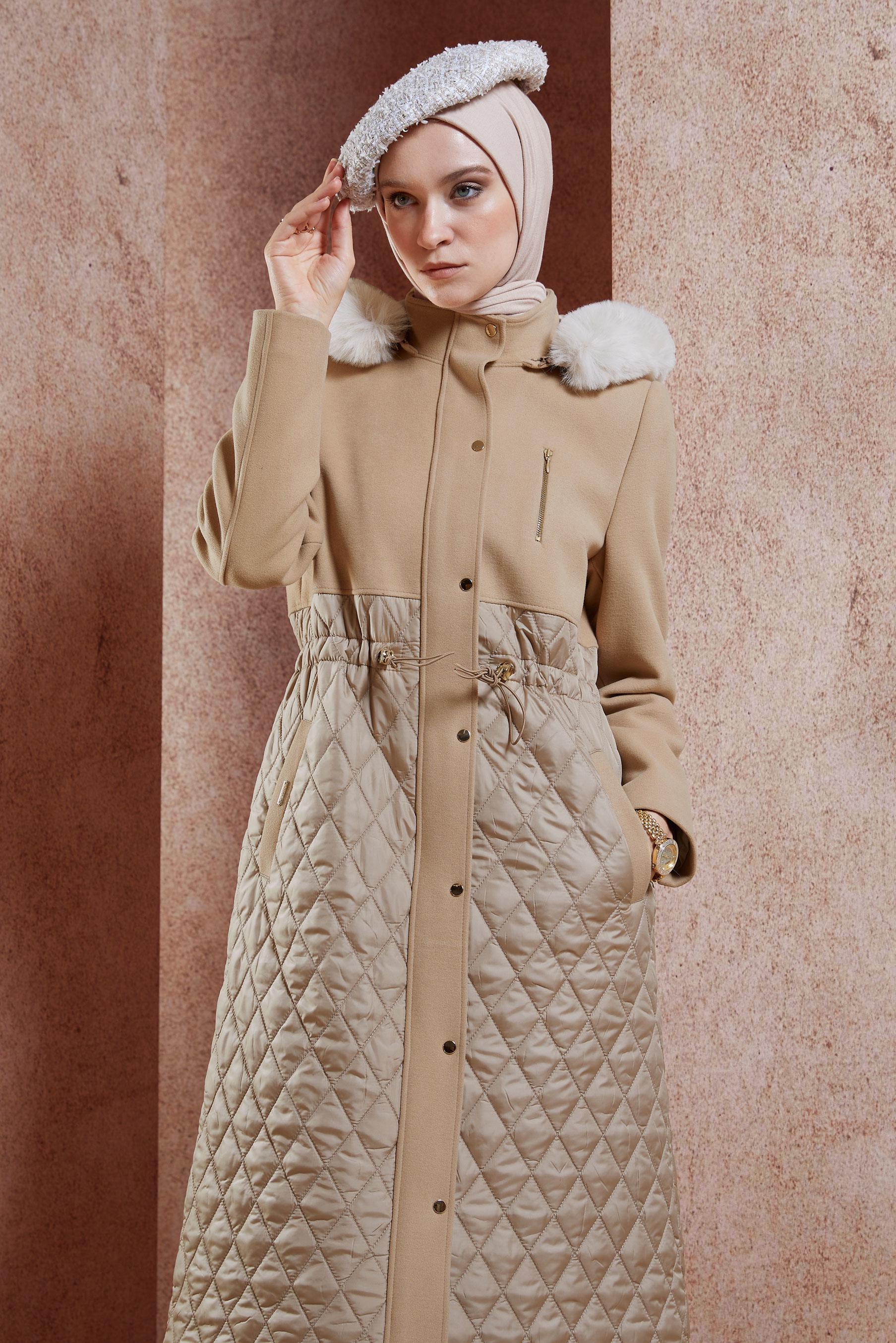Tesettür giyim BEJ KAPÜŞONU KÜRKLÜ KABAN 90508